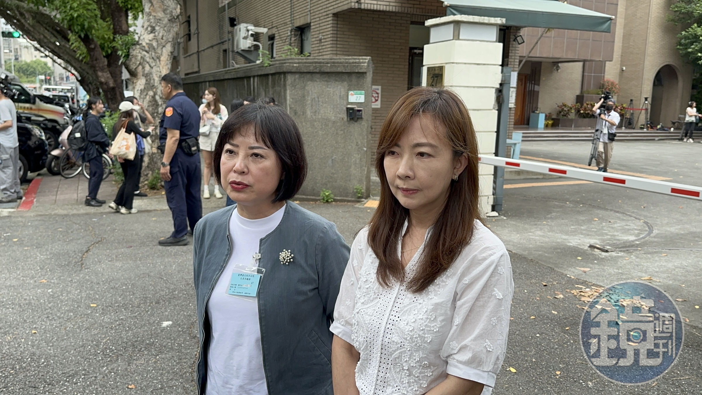 立委林月琴(左)、郭昱晴到台北地院旁聽剴剴案。(劉志原攝)