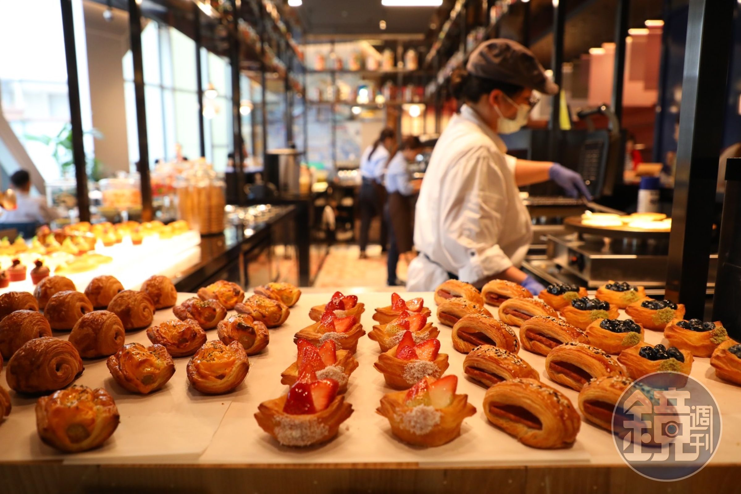 早餐品項多到難以下手,光是丹麥酥就有多款鹹、甜口味可以選擇。