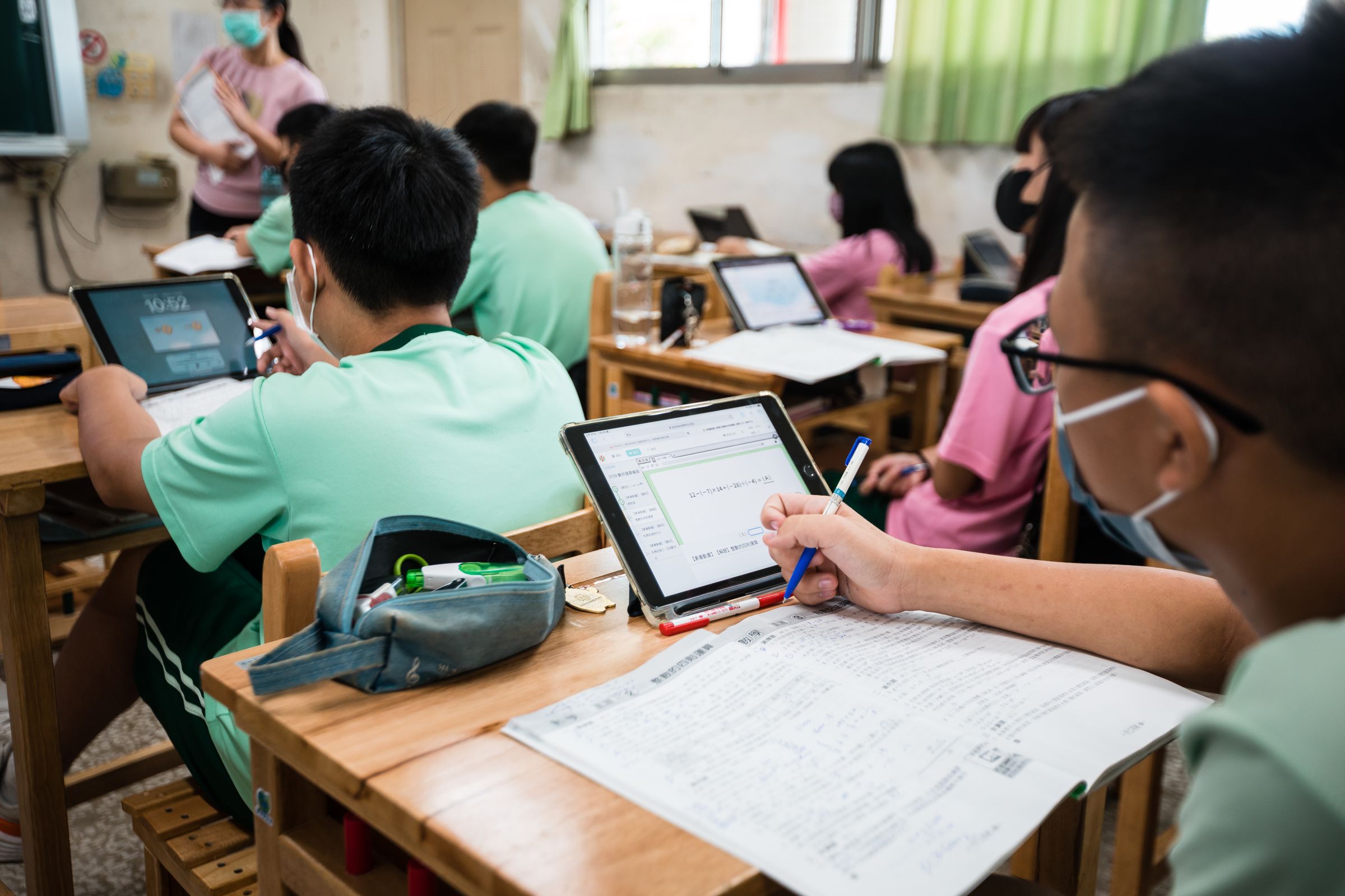 竹塘國中引入iPad作為學習設備。