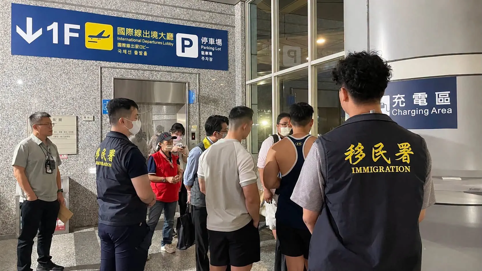 中國網紅觀光來台竟「招攬代孕」高調辦見面會　黃捷：反映後移民署已驅逐出境