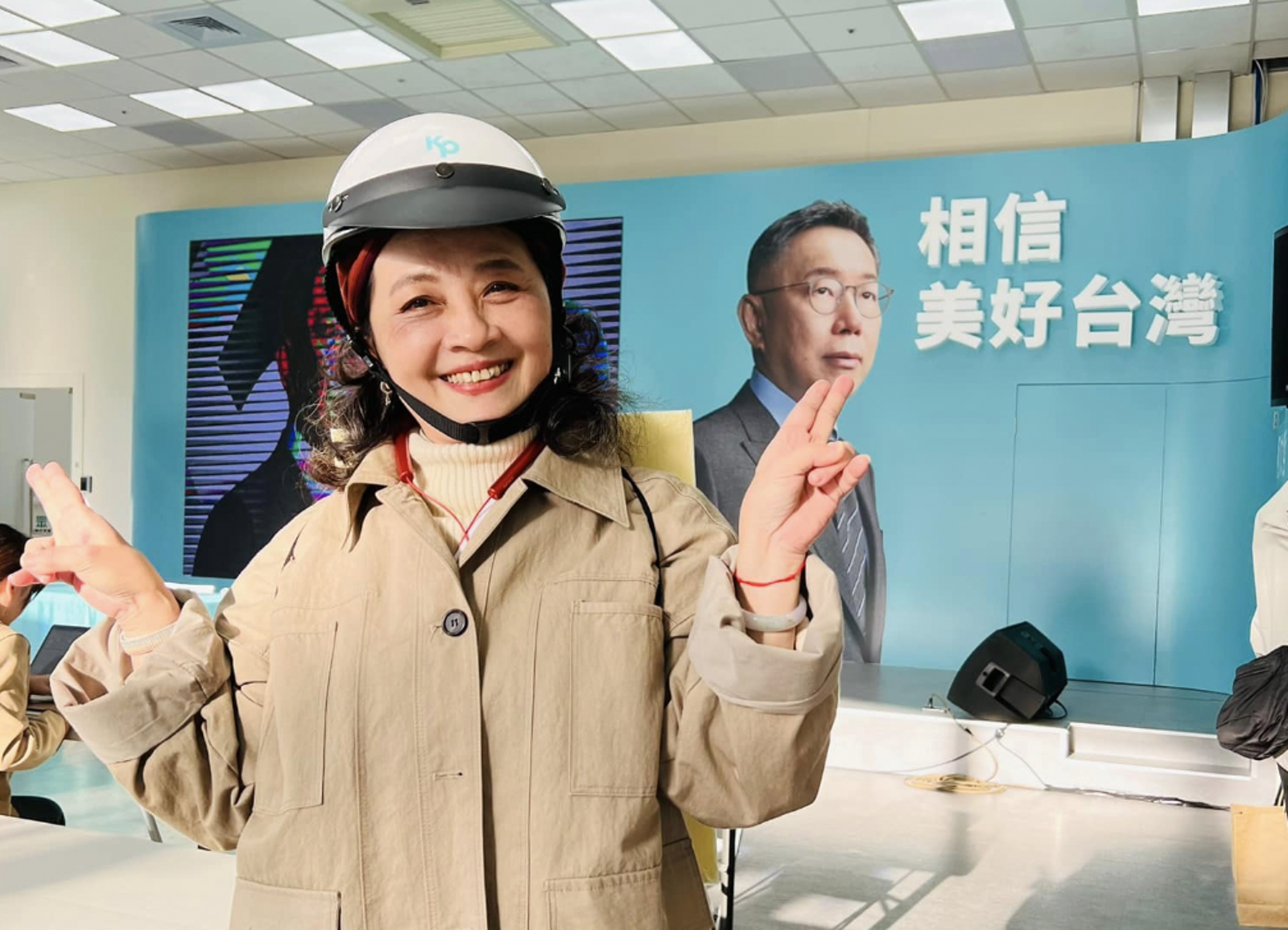 民眾黨爆下車潮？創黨元老朱蕙蓉退黨　發文怒轟「雙標黨」