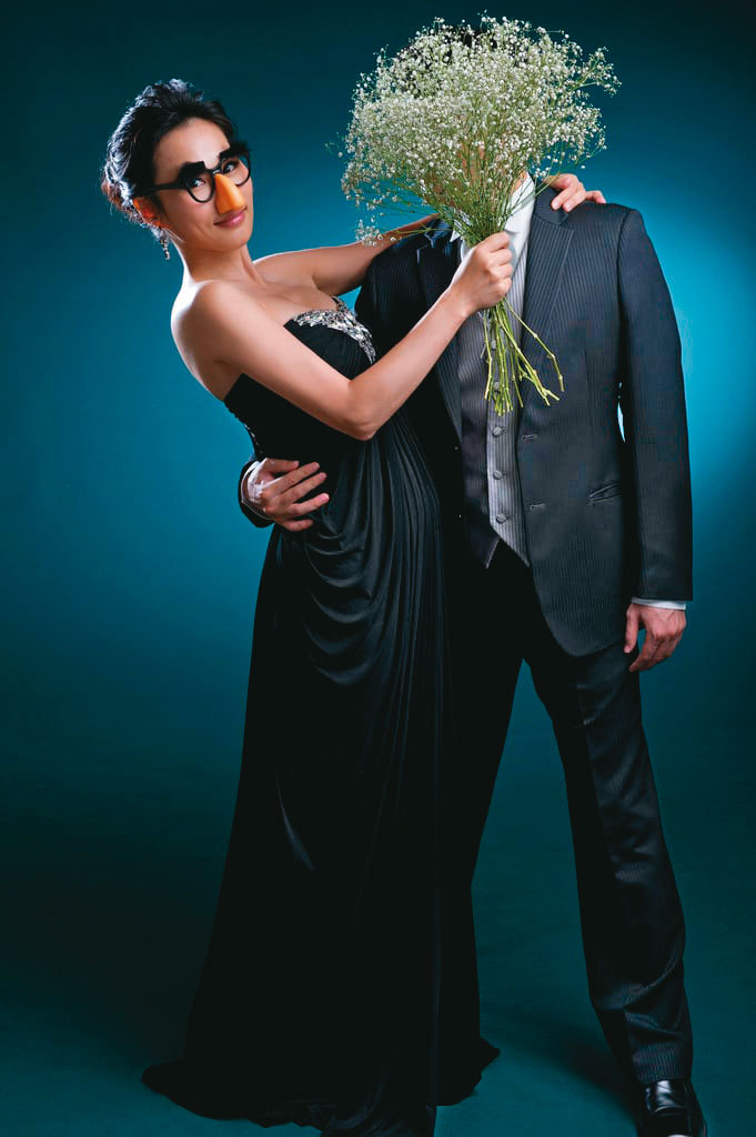 宅女小紅2012年結婚,與工程師老公從朋友變成戀人,交往9個月後結婚。(宅女小紅提供)