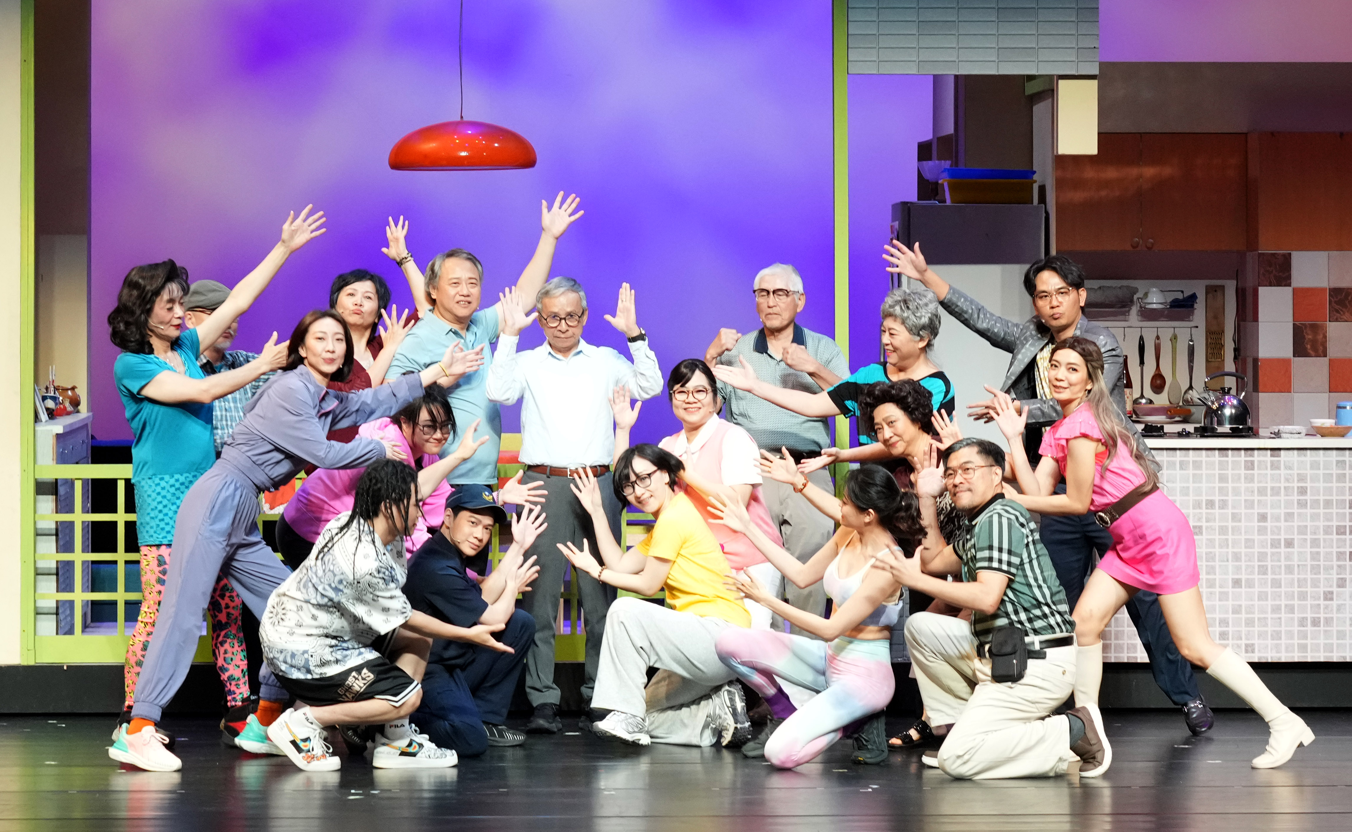 吳念真導演率《人間條件八》原班人馬重返舞台，熟悉笑點與感動再度引爆全場。（張大魯攝，綠光創藝提供）