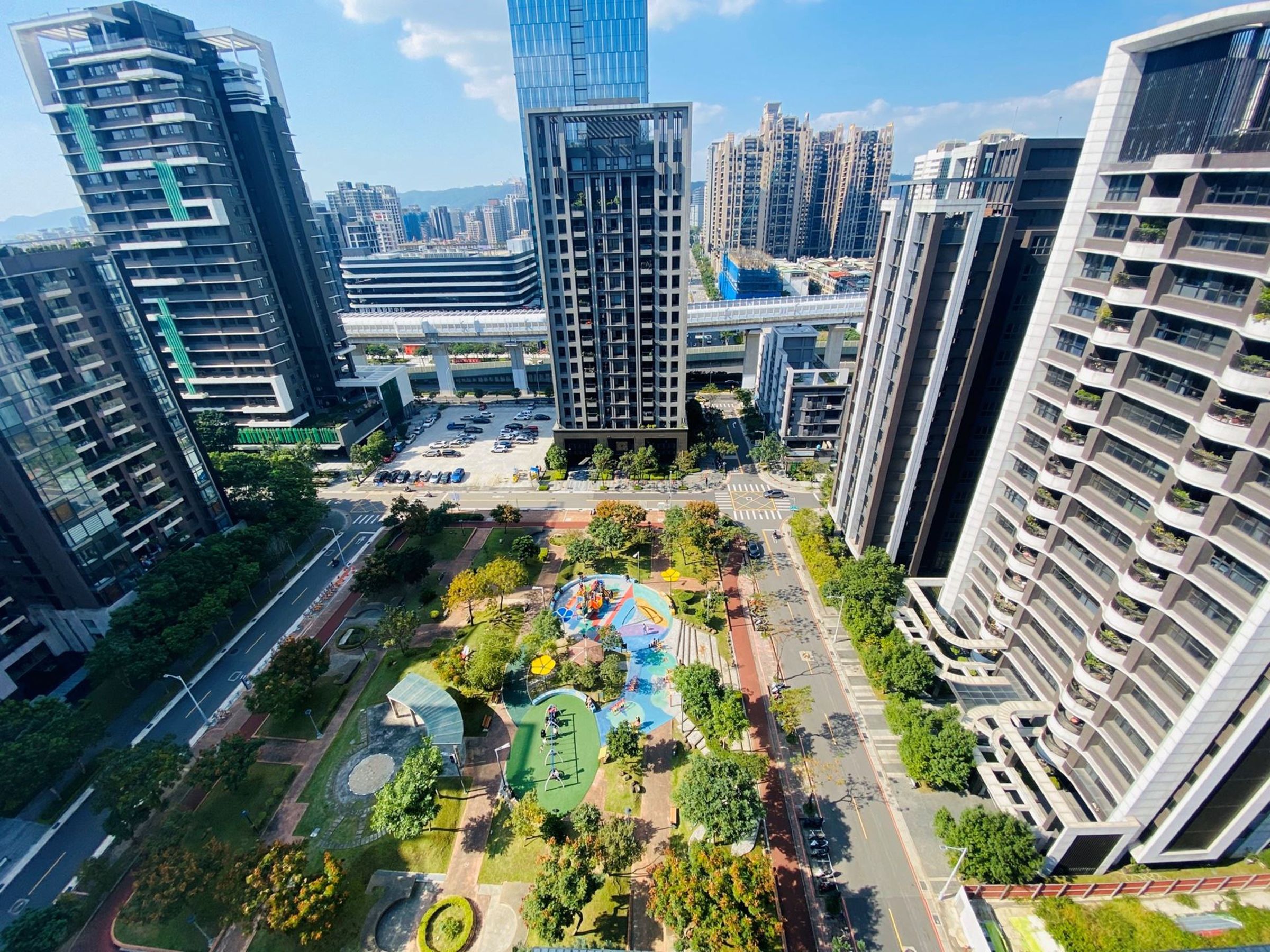 永慶房產集團統計台北捷運路網中,具備雙捷線路的站點的平均單價。其中鄰近頭前重劃區的頭前庄站每坪均價49.4萬元,為榜上最實惠。(房市示意圖,永慶房產集團提供)