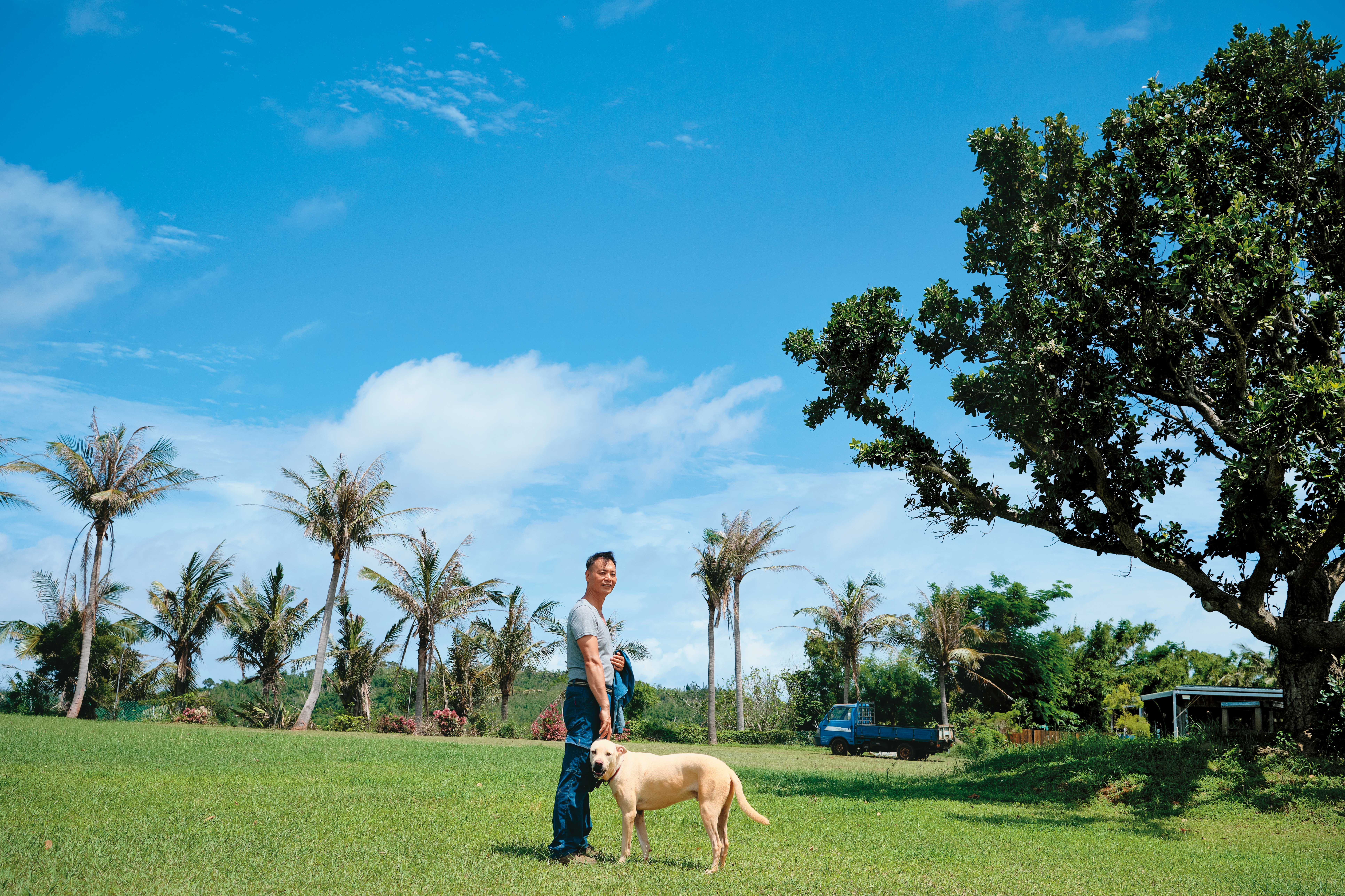 張清文的農地繼承自家族，位置高闊，視野極佳，山海皆是童年時期的回憶，最大不同處就是核三廠。