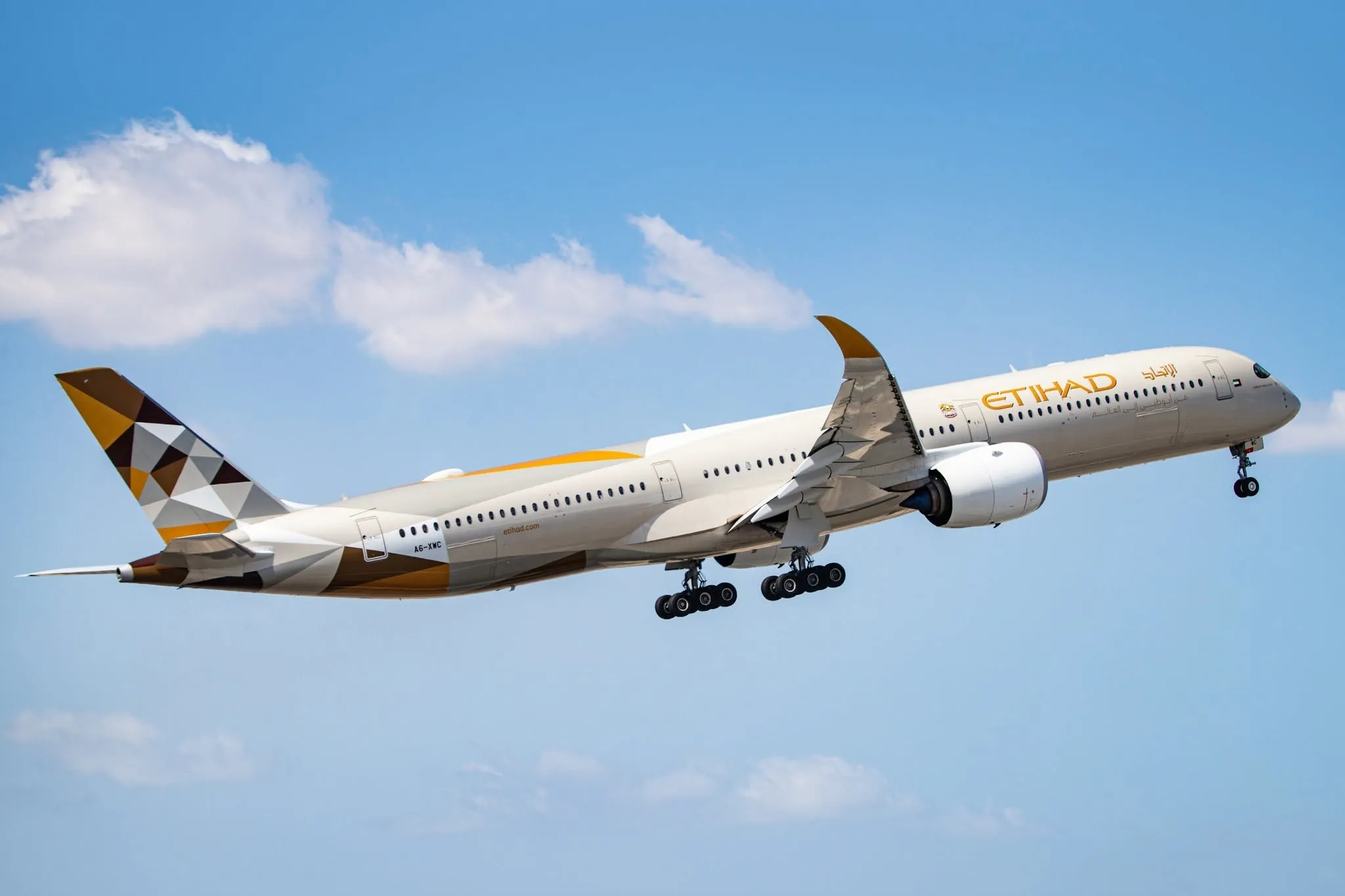 阿提哈德航空機上降落廣播出現「中國台灣」等字眼引發主權矮化爭議。（翻攝自阿提哈德航空）