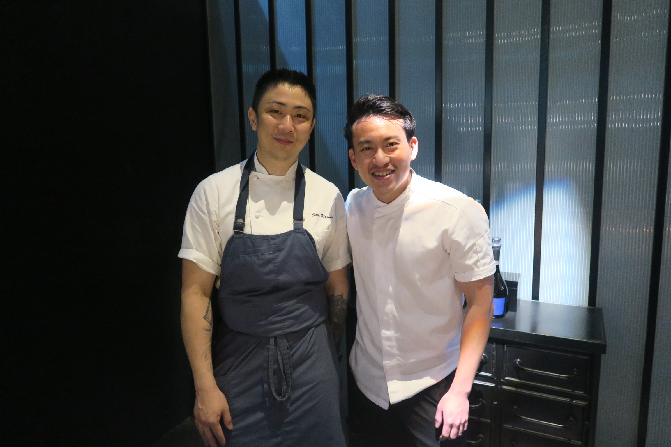 一場春天尾聲的餐會,能感受Chef Sato(左)與Chef Aven(右)豐盛的創作能量。