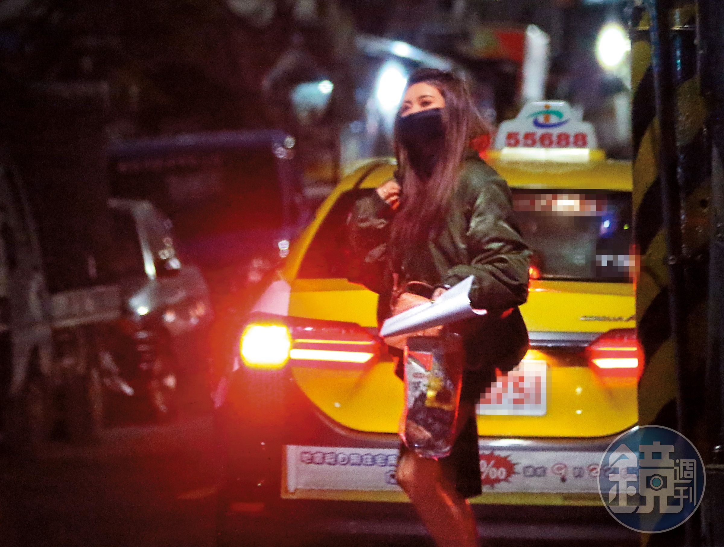 愷樂4年前被本刊拍到夜晚外出的行程,當時她的社交生活還很活躍。