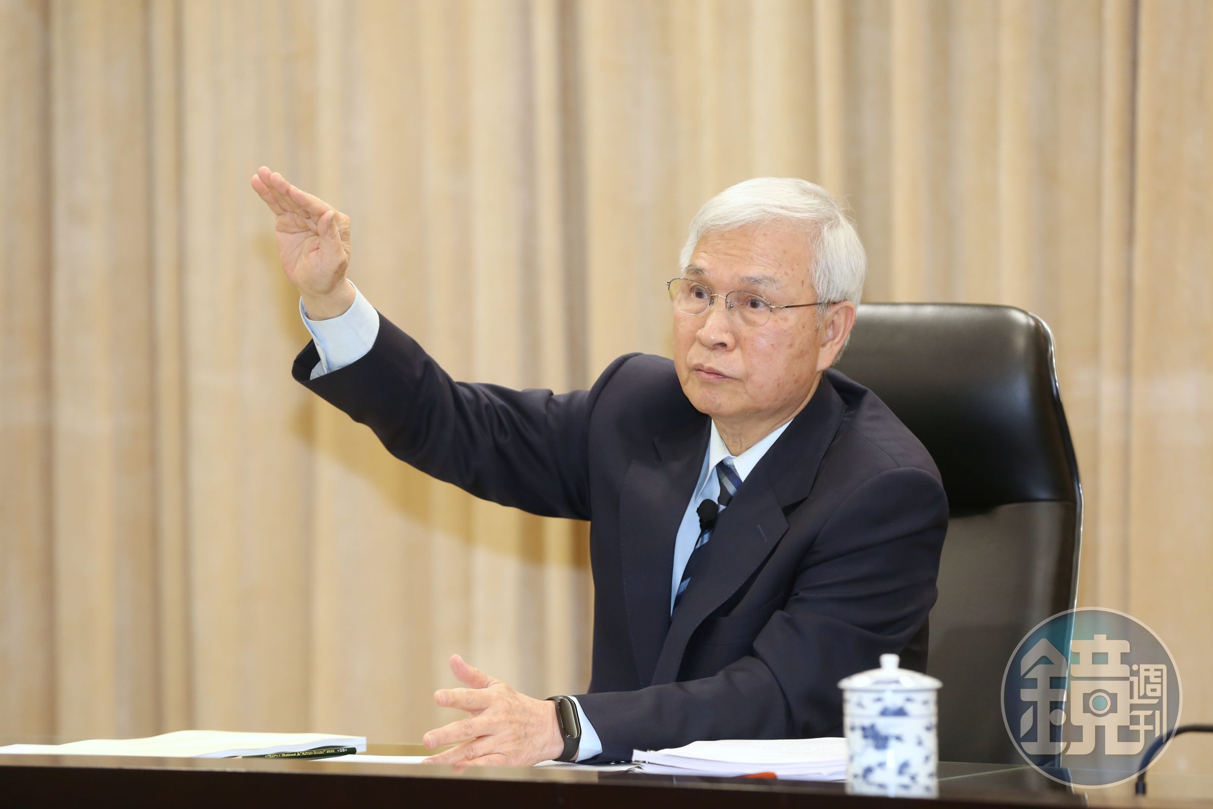 央行今(21日)宣布升息半碼。