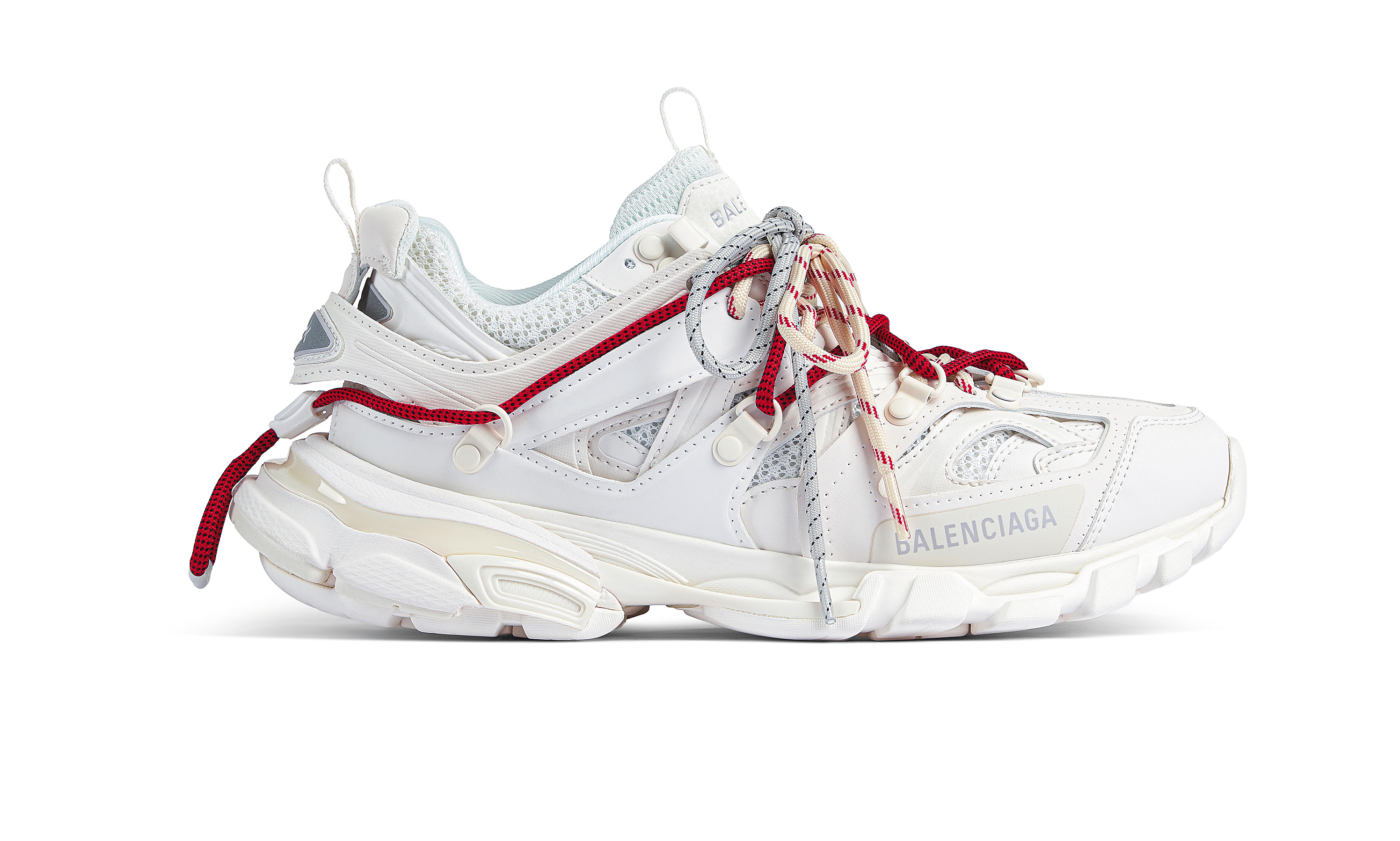 經典不敗的小白鞋，Balenciaga Hamptons系列有多款可挑。NT$29,900起（Balenciaga提供）
