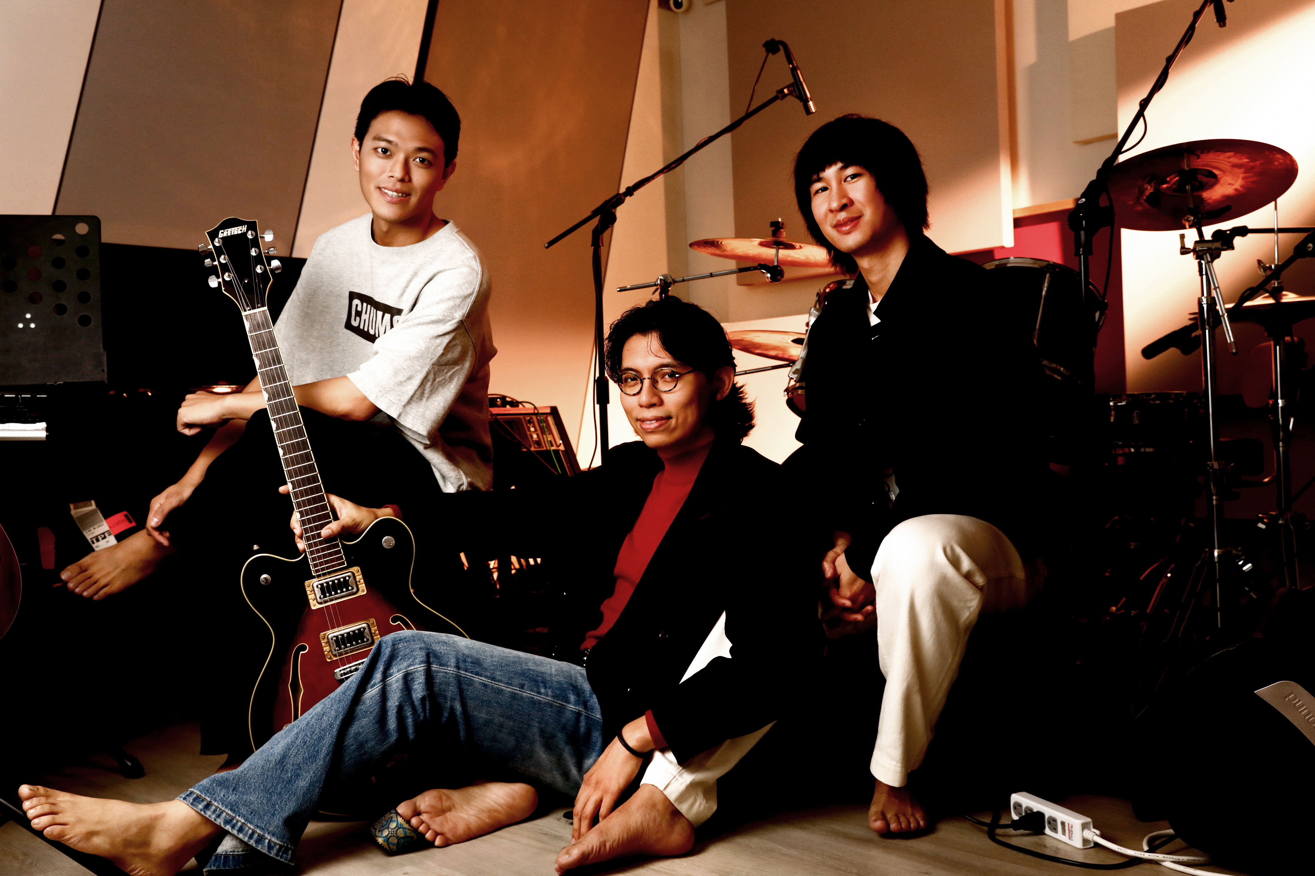 椅子樂團由陳仲穎（左起）、裘詠靖及孫伯元組成，創作涵蓋華語、英語與台語歌曲。