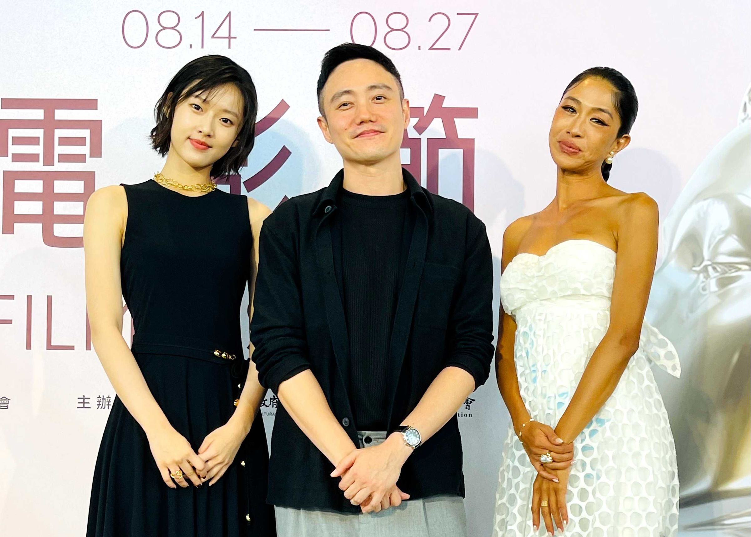 第13屆桃園電影節14日揭幕,宣傳大使何曼希(左起)、新加坡名導巫俊鋒及紀錄片《太平洋母親》女主角福本幸子與會。(桃園電影節提供)