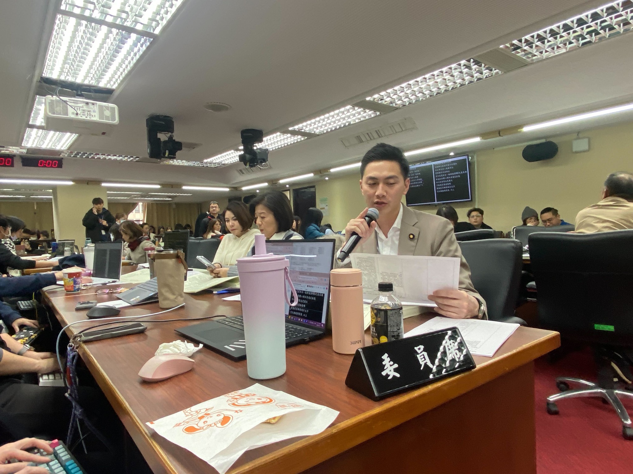 台灣隊遭日本倒扣後，藍白聯手刪預算再受到熱議，孰料國民黨立委廖偉翔跳出來嗆「編多少能贏大谷翔平，你給個數個大家來討論」引爆各界怒火。（翻攝自臉書@廖偉翔）