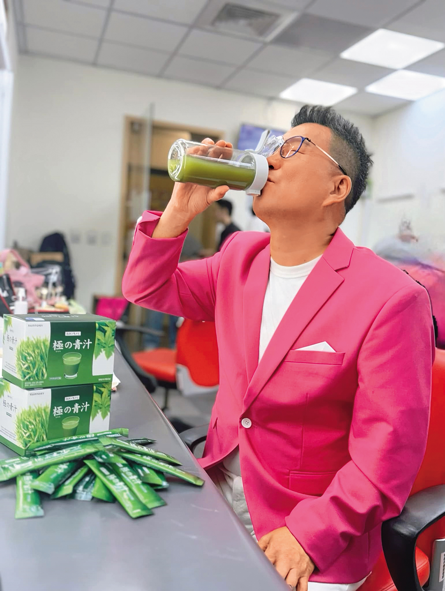 沈玉琳之前在社群上常接業配，但據說病後要看自己的身體狀況判定能否繼續勝任。（翻攝自沈玉琳的御琳軍臉書）
