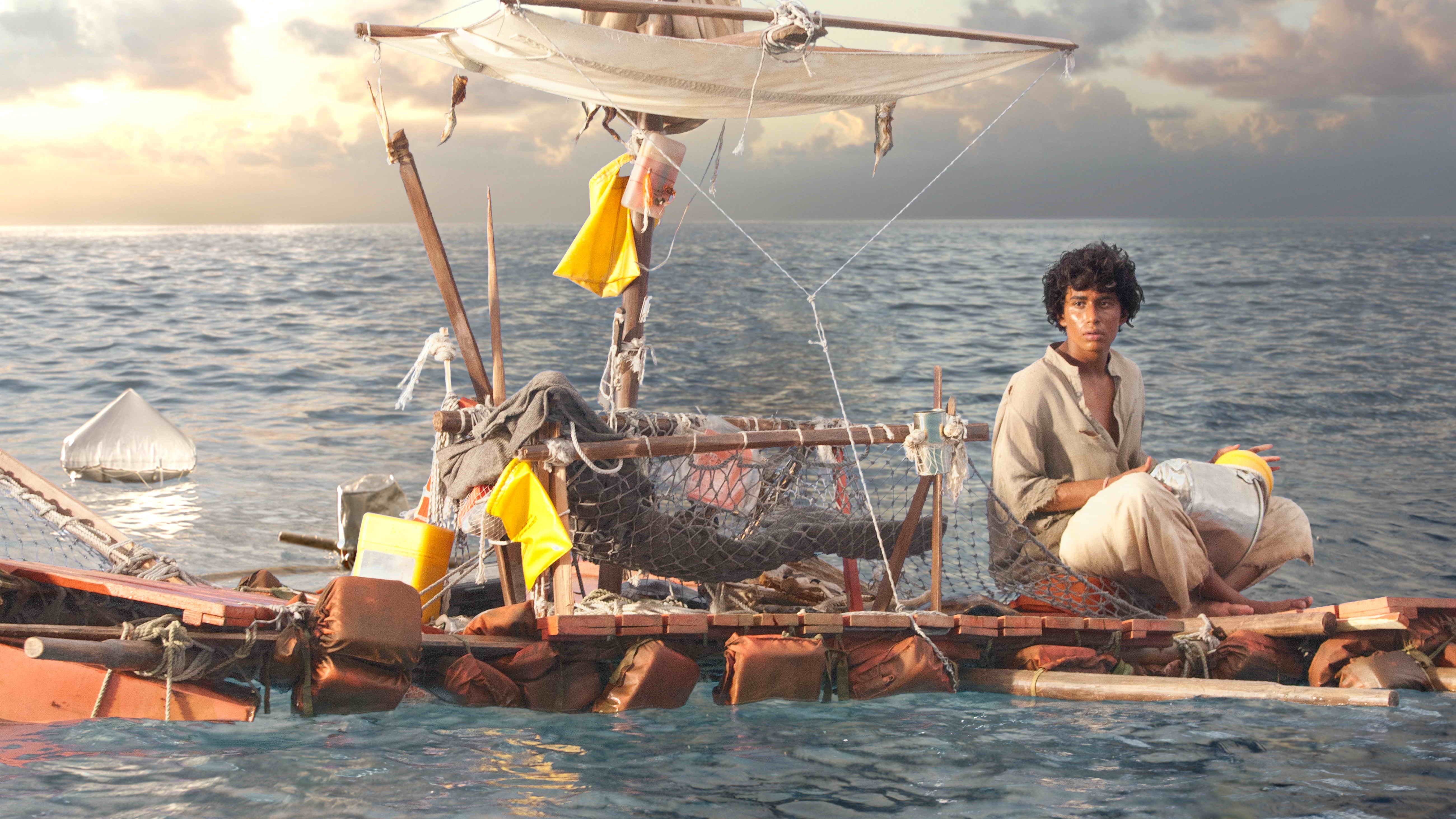 《少年Pi的奇幻漂流》最初上映票房差強人意,最終寫下全球6.09億美金票房紀錄,還斬獲4座奧斯卡小金人。(網路圖片)