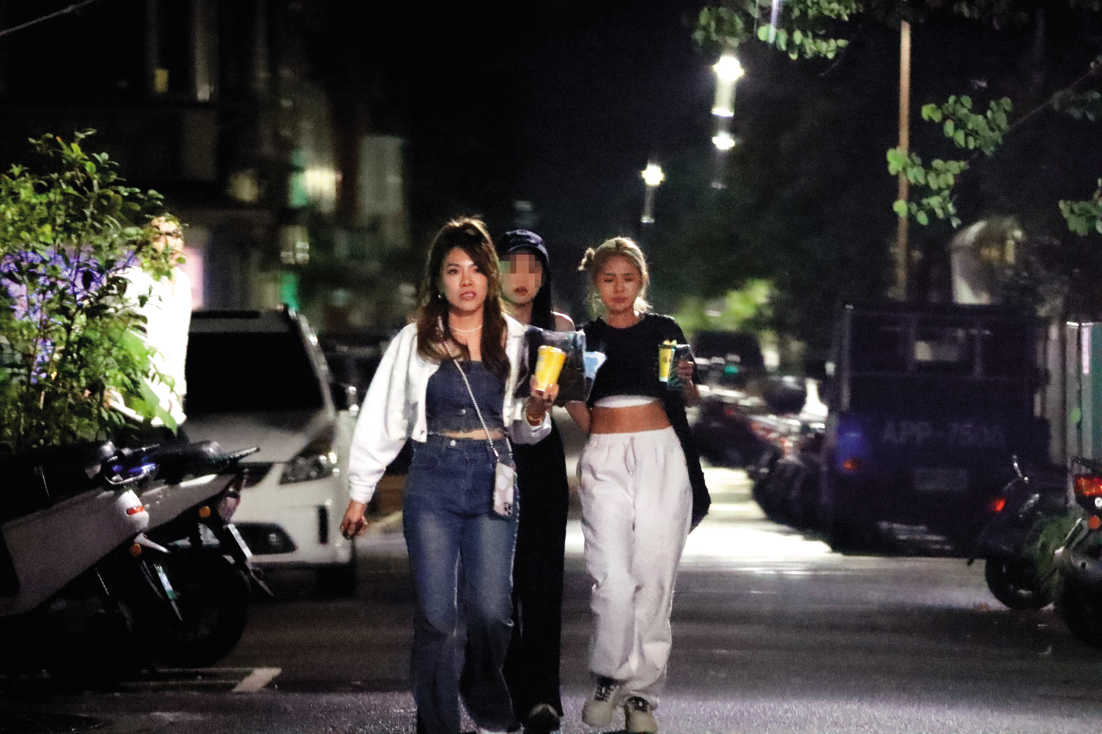 小優（左）和鮪魚（右）私下是超級好姐妹，不只是鄰居，兩人也會一起出席友人聚會，但被爆出早已鬧翻。