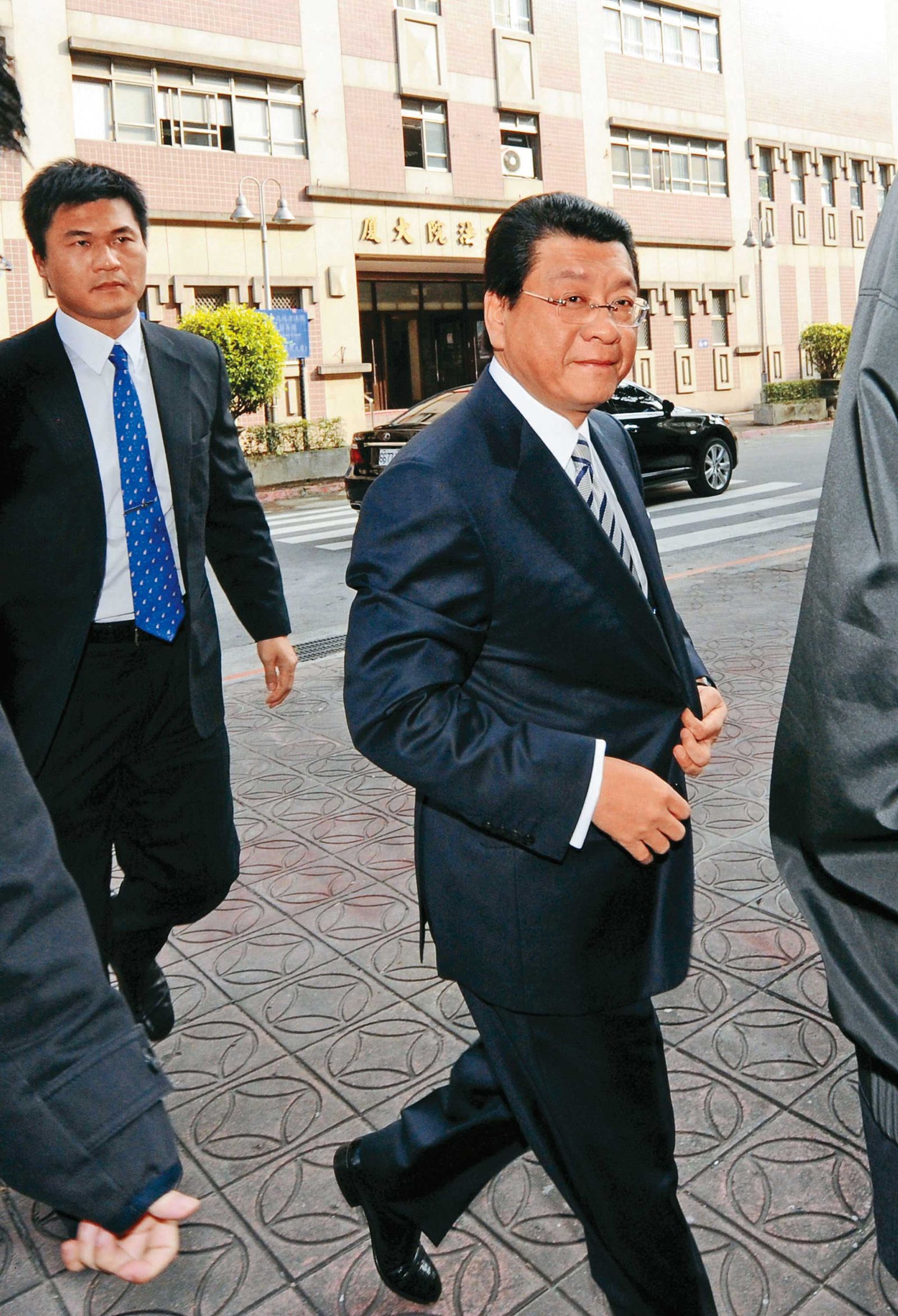 本身是柔道黑帶,也是建中黑衫軍的蔡鎮宇(中)性格海派,一言不合出手並非首次。(中央社)