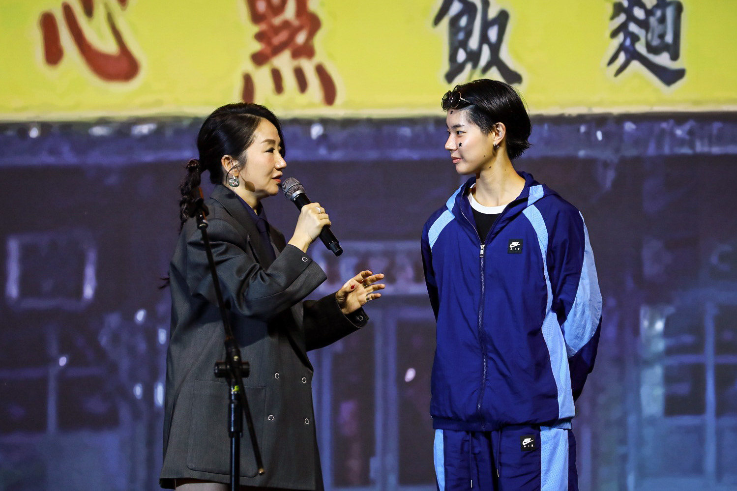 陶晶瑩以華語中生代歌手的身分出席,請女兒豆豆上台打招呼,母女倆同台互動逗趣。(中華音樂人交流協會提供)