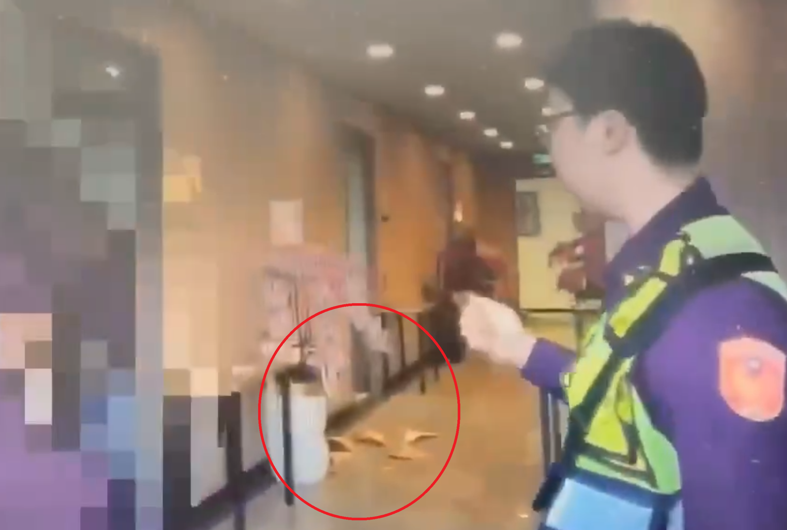 台北二殯旁不平靜!10黑衣惡煞闖禮儀社「快閃亂砸」 警告意味濃