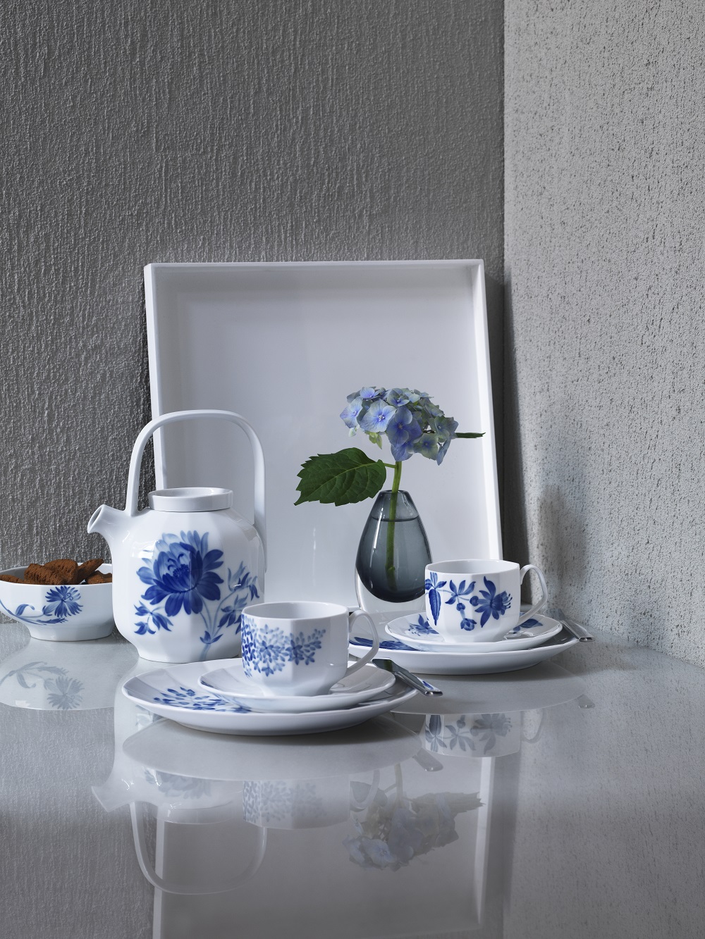 禮客5/17~5/19於內湖2館5F推出「丹麥皇室御用哥本哈根Royal Copenhagen餐瓷」特賣會，眾多嚴選限量商品5折起