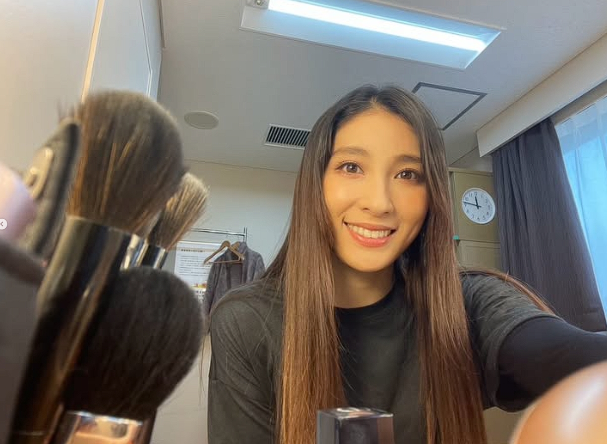 土屋太鳳疑似私帳曬娃的影片遭炎上,事發她發文的解釋超曖昧,再掀網友熱議。(翻攝自Instagram @taotsuchiya_official)