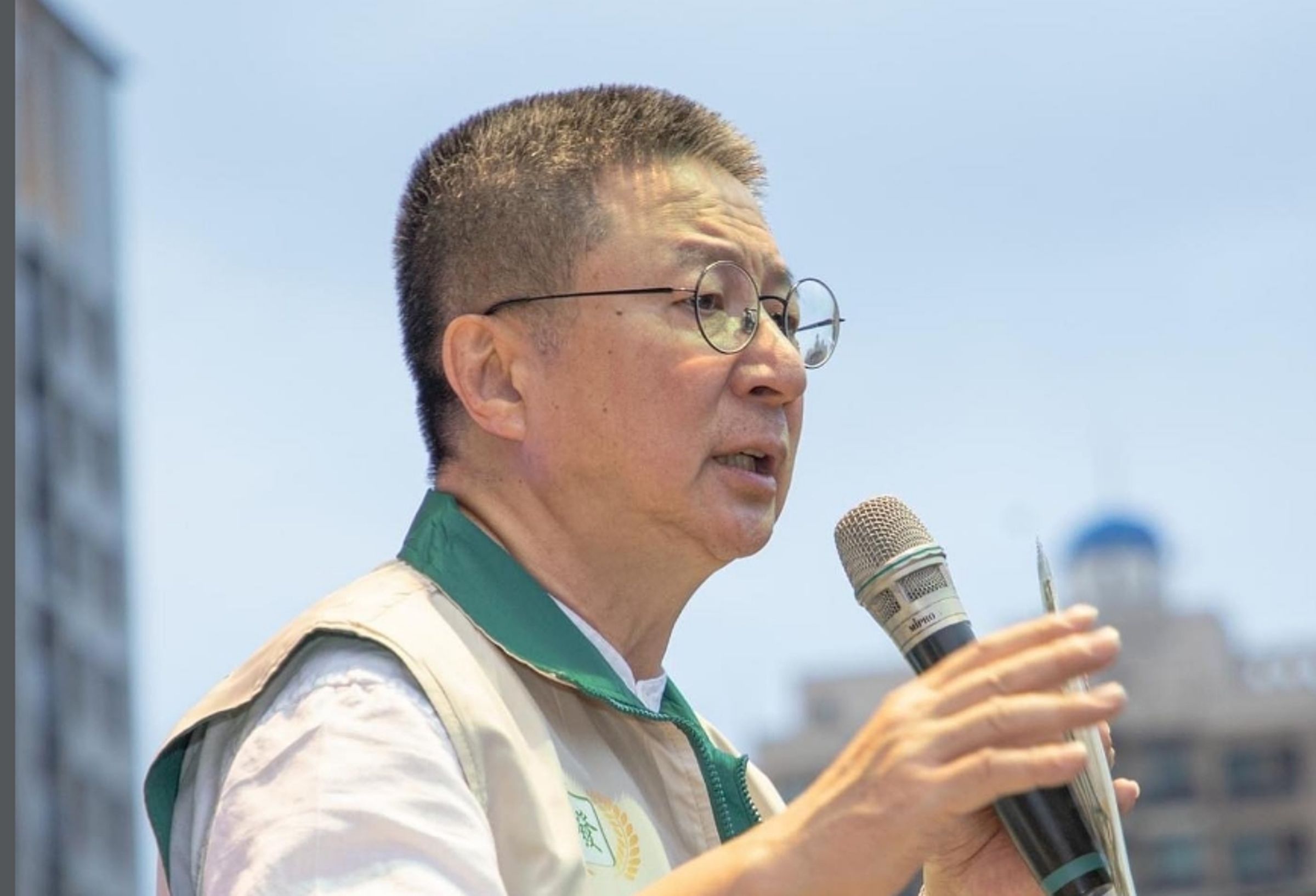 台灣麻將最大黨主席、前海軍顧問郭璽,4日宣布投入2026年台北市市長選舉,並將於6日前往內湖戶政事務所辦理戶籍遷移登記。(翻攝自台灣麻將最大黨IG)