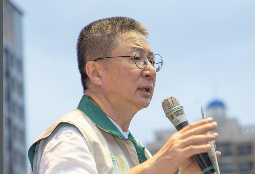 台灣麻將最大黨主席、前海軍顧問郭璽，4日宣布投入2026年台北市市長選舉，並將於6日前往內湖戶政事務所辦理戶籍遷移登記。（翻攝自台灣麻將最大黨IG）