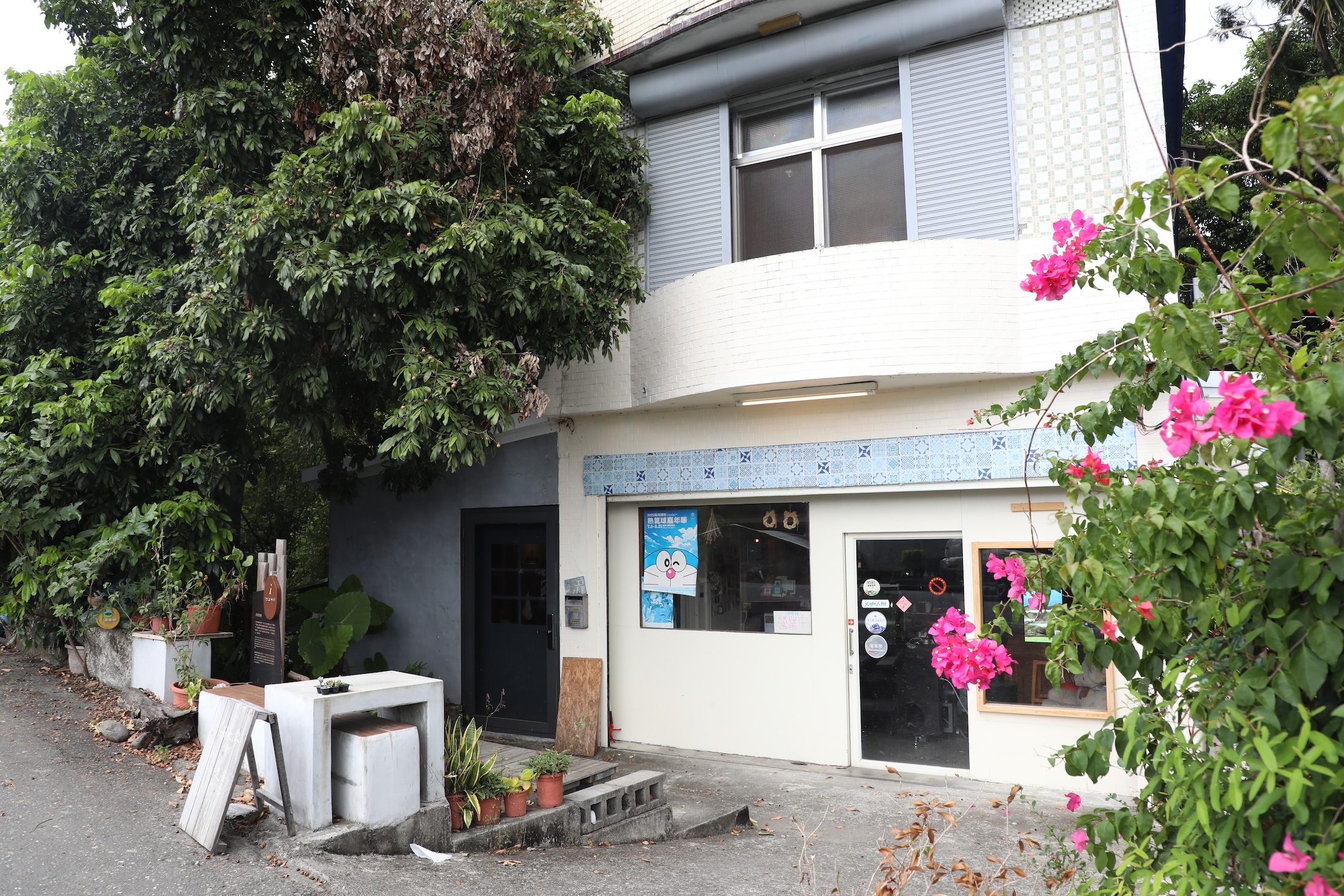 「卡琺之谷咖啡製造所」位於田野間,距離池上火車站有一段距離。