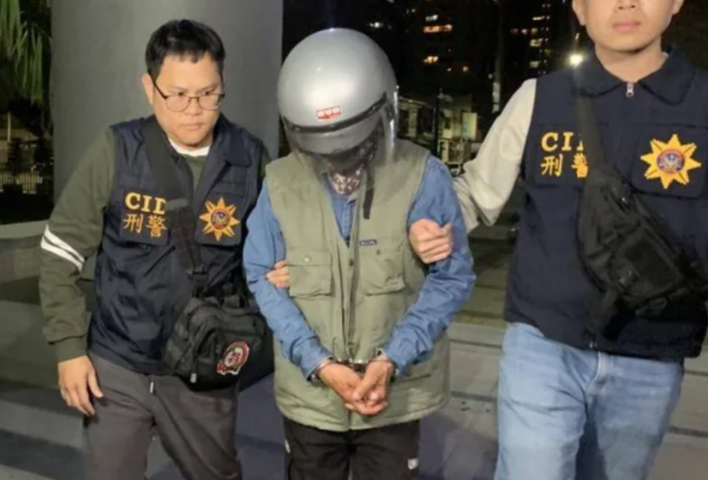 警方在張翁家中發現血跡，找到3組不同的DNA，張翁才認殺3人。