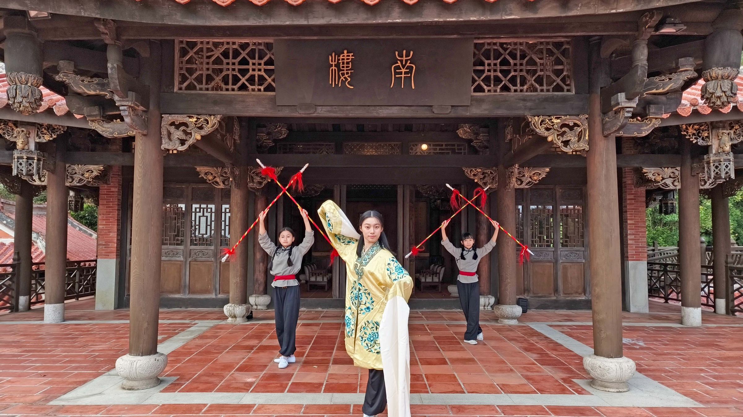打破定點演出的形式，今年可以在南園的各個角落感受年輕戲曲演員帶來的驚喜。（The One南園提供）