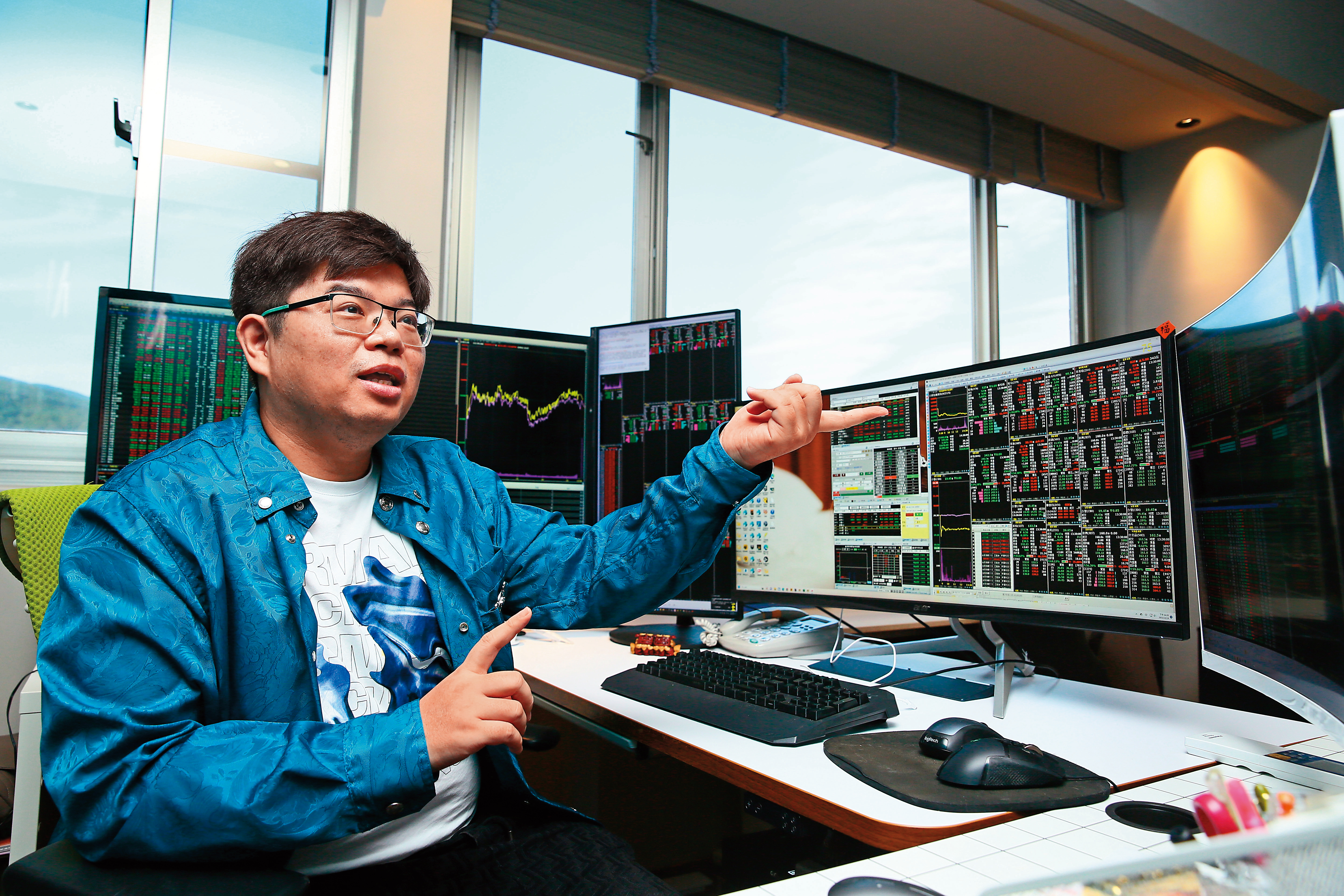 投資達人菲比斯靠觀察市場供需，搭配槓桿工具，10年內滾出上億身家。