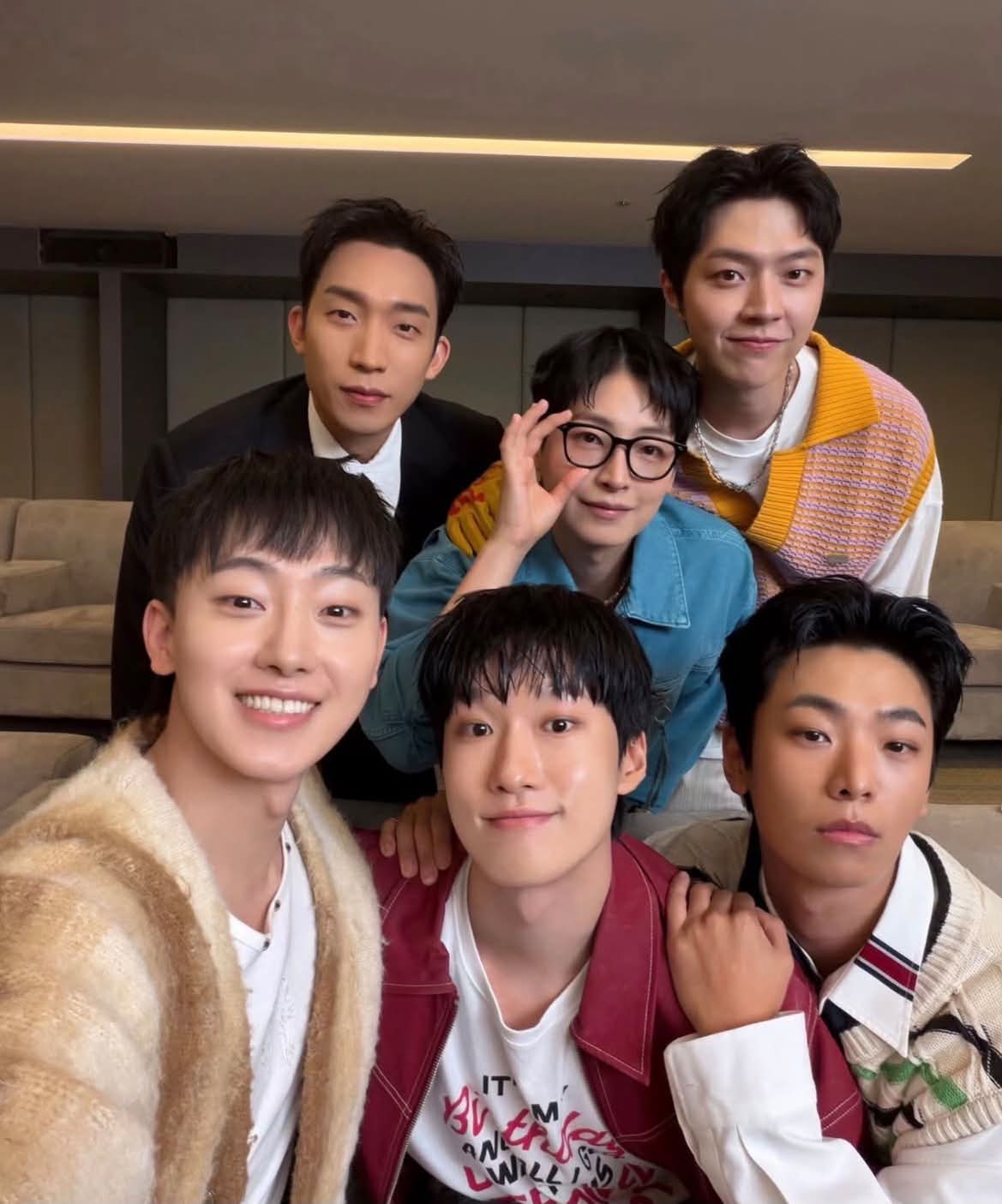 韓劇《菜鳥伙房兵》限定男團「味覺男孩」因劇中幻想MV爆紅,歌曲〈My Flavor〉更推出數位單曲。(網路圖片)