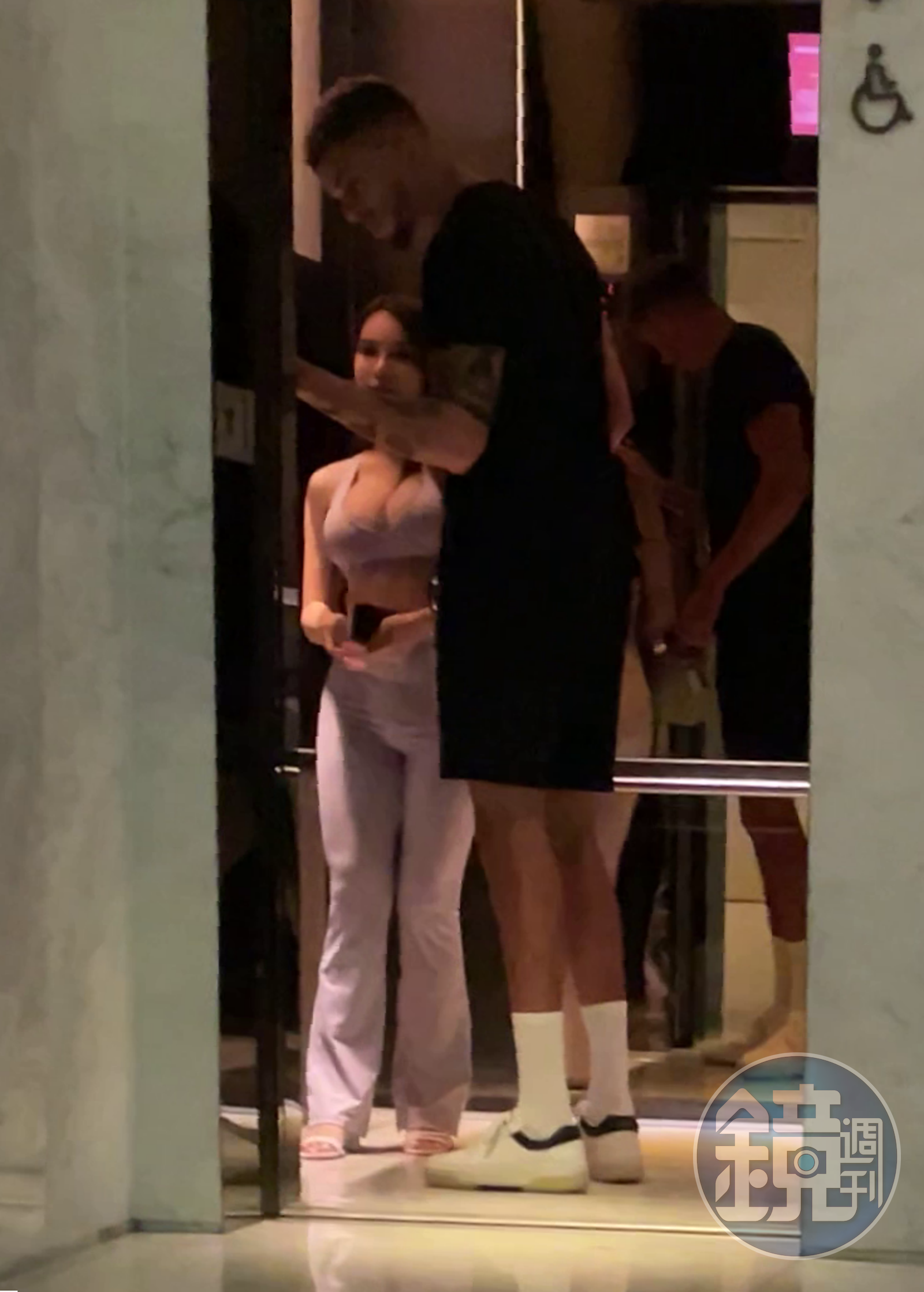 NBA大咖球星小波特多年前來台，飯店密會網紅小A辣，如今雙方都出面還原當晚細節