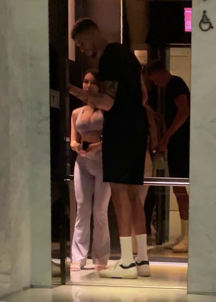 NBA大咖球星小波特多年前來台，飯店密會網紅小A辣，如今雙方都出面還原當晚細節。