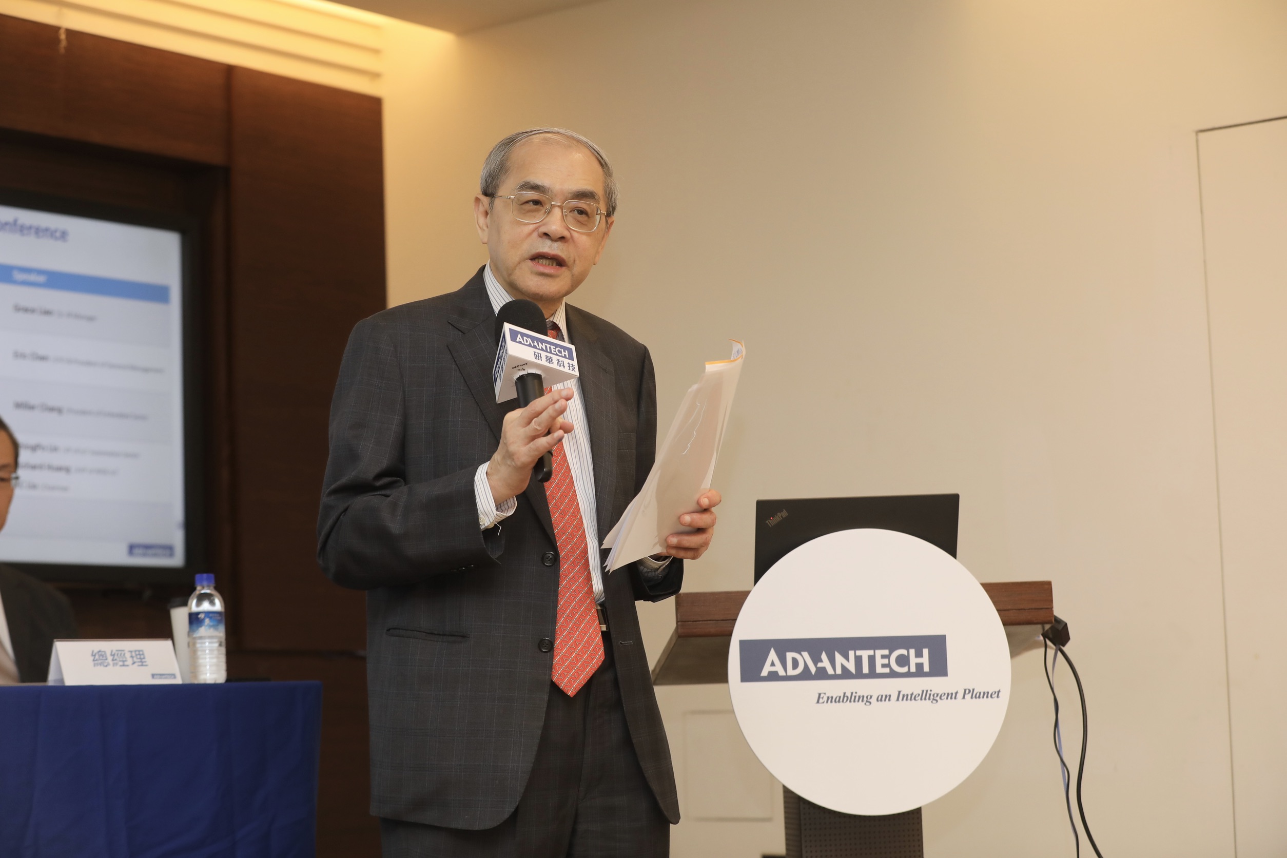 研華董事長劉克振宣布推動內部接班,他將交棒執行長職務。