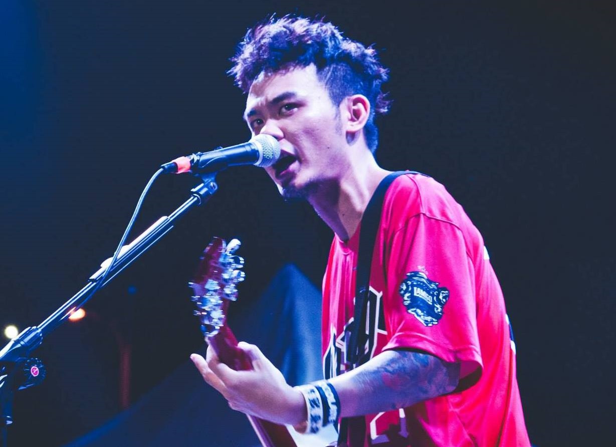 滅火器樂團主唱楊大正三度為爭議發聲。（翻攝自臉書）