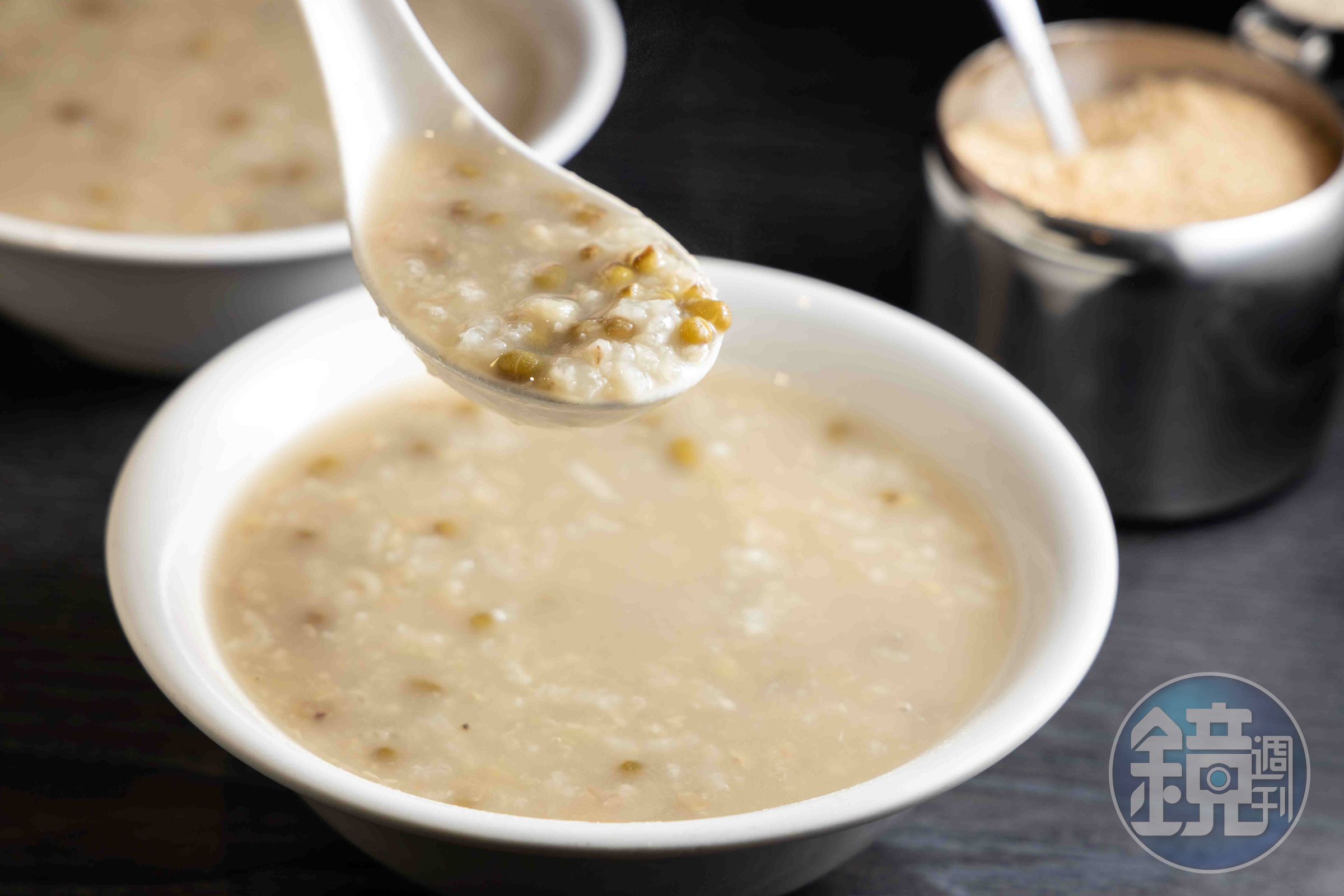 清爽的「綠豆粥」最適合夏天享用。（50元／碗）