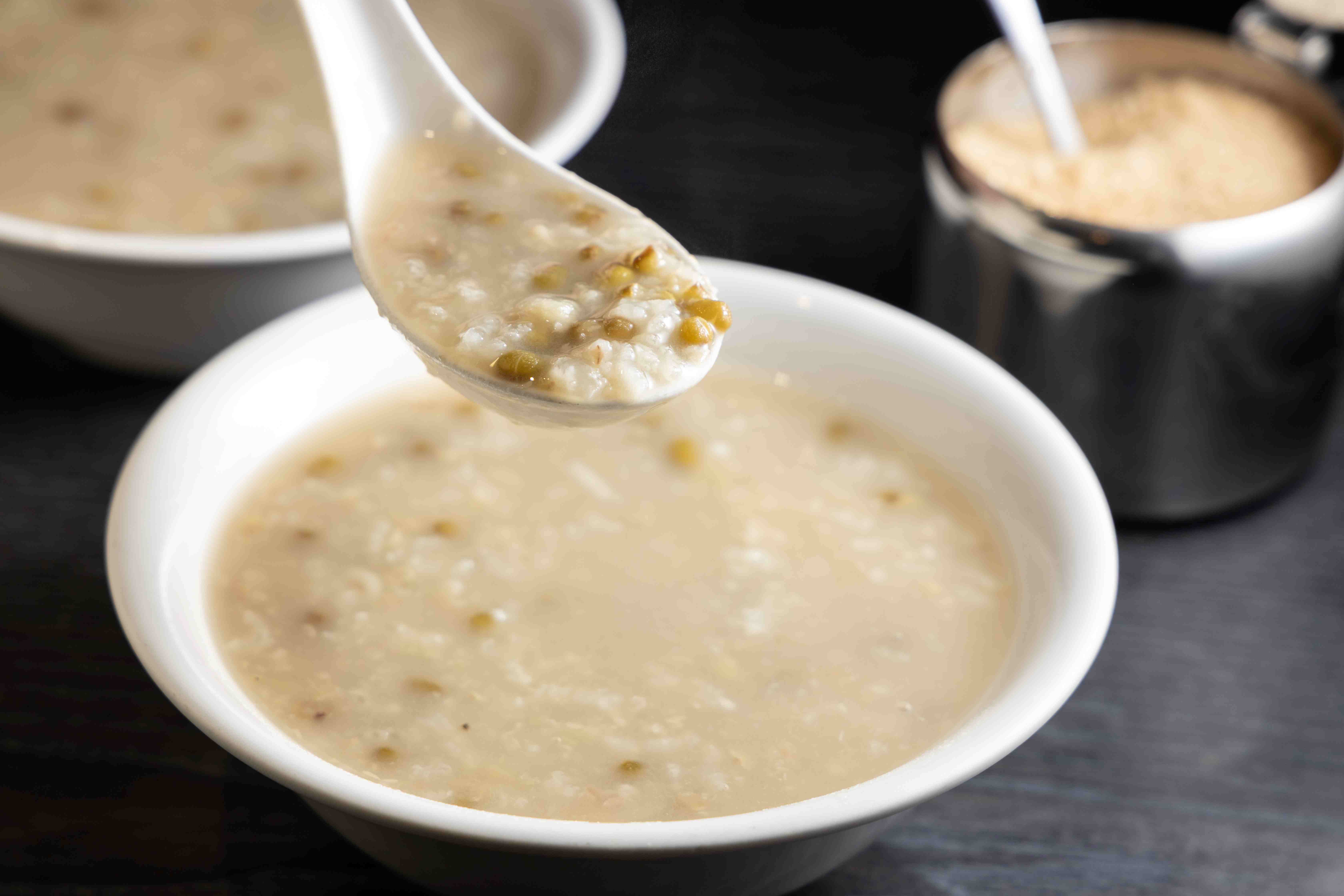 清爽的「綠豆粥」最適合夏天享用。（50元／碗）