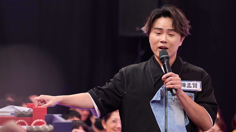 陳孟賢連續兩週上《Talk Talk秀台語》，卻讓許效舜、黃和平坐立不安。（公視台語台提供）