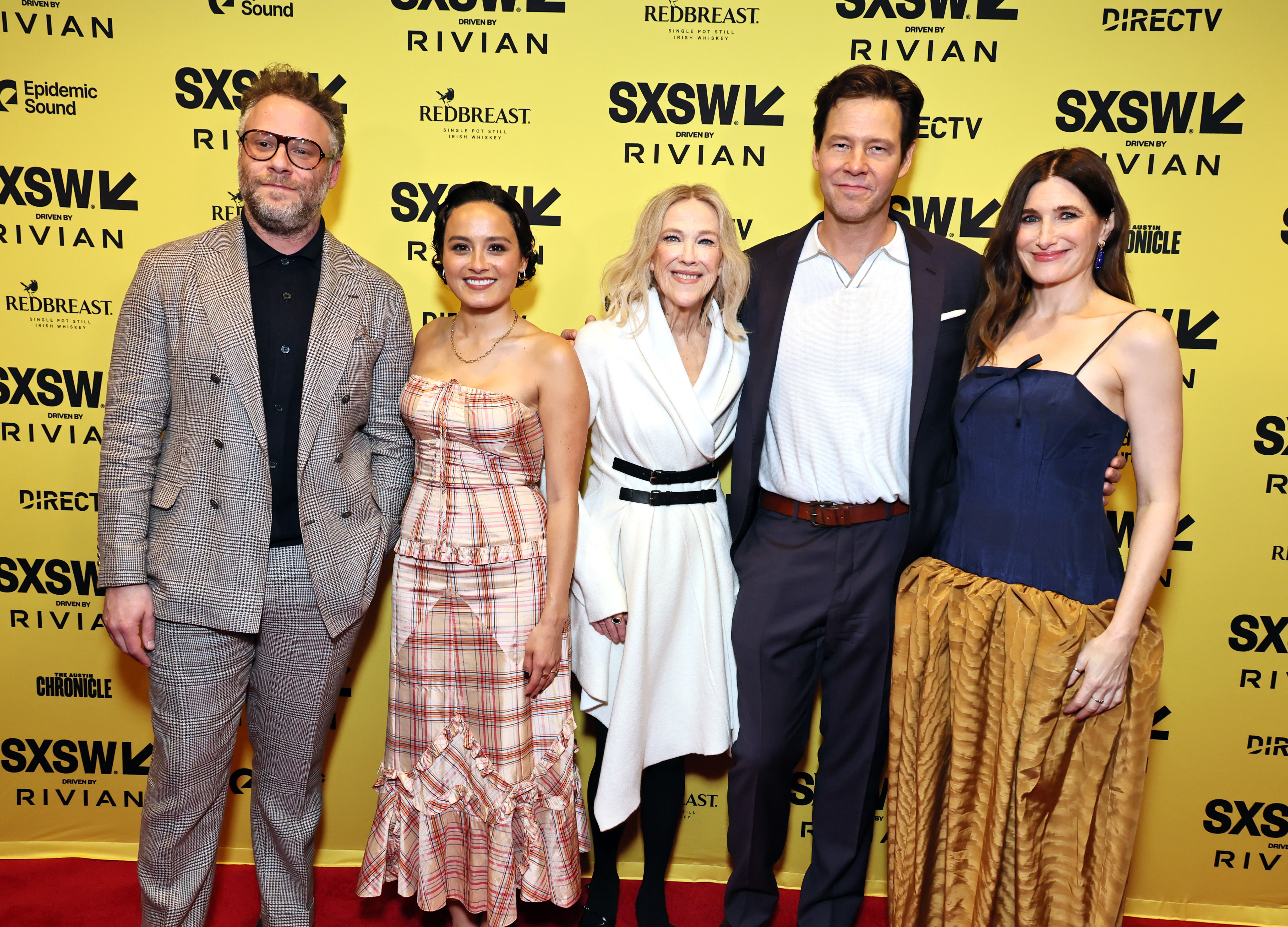 賽斯羅根（左起）、雀絲隋旺德斯、凱薩琳奧哈拉、凱瑟琳哈恩出席《片廠風雲》首映。（Apple TV+提供）