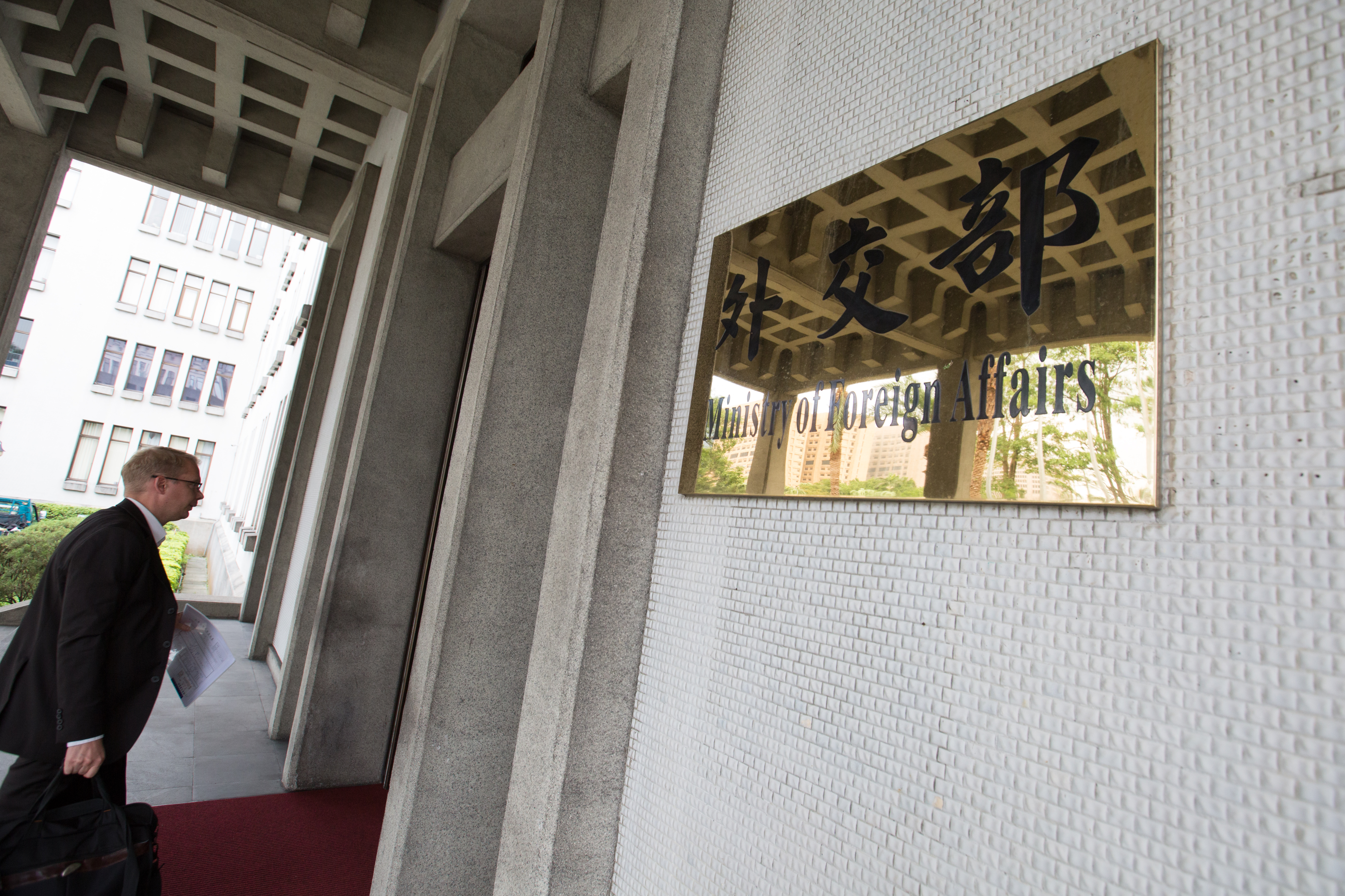 外交部爆出性平案，女外交官因懷孕請安胎假、產假考績被打乙，不滿提出行政訴訟。（本刊資料照）