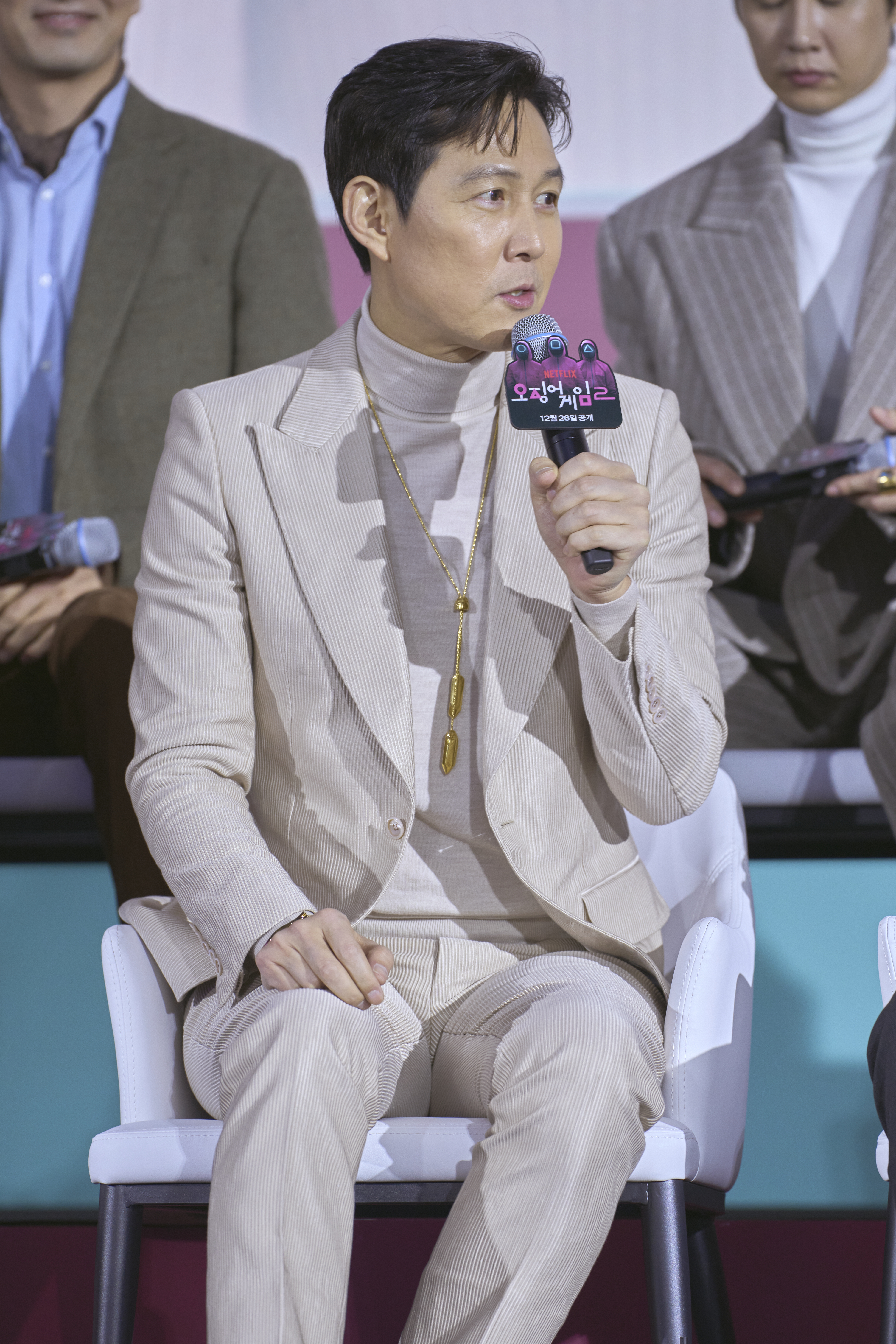 李政宰飾演的奇勳再度回歸,他表示新一季仍是很大的挑戰。(Netflix提供)