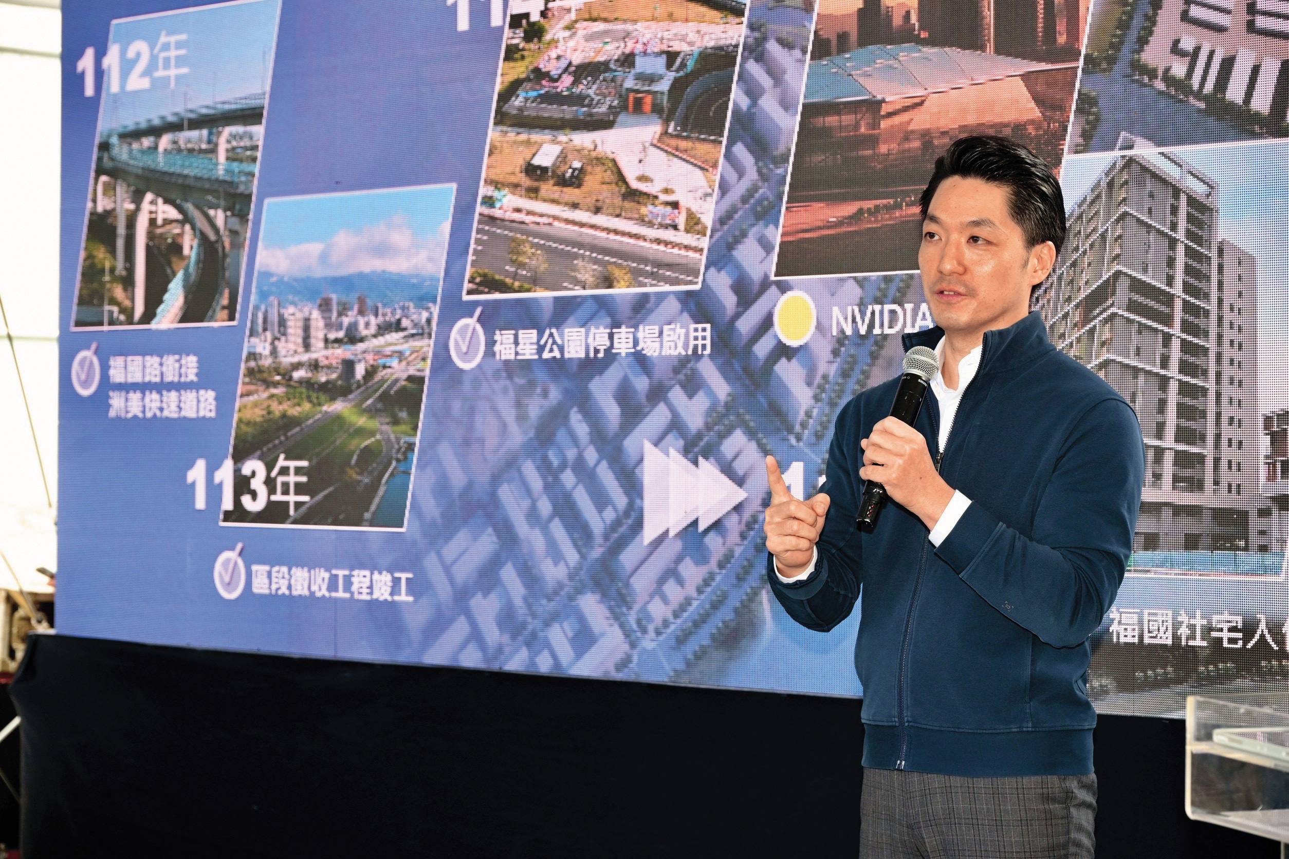 面對綠營追打政治議題，蔣萬安持續推進市政，不以競選活動為優先。（鏡報林煒凱）