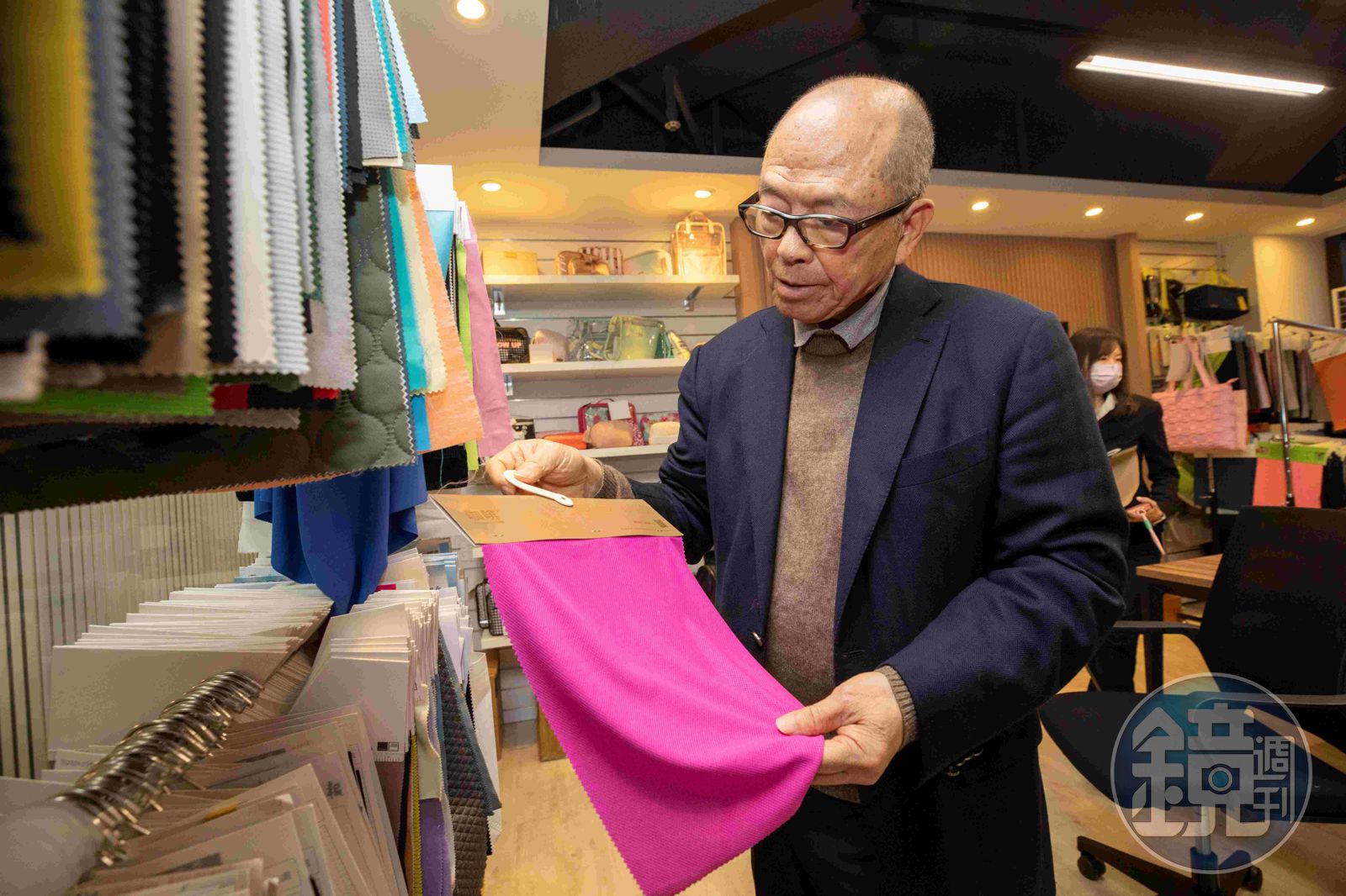 志邦生產髮飾及包包使用的布料，都要通過無毒檢測。