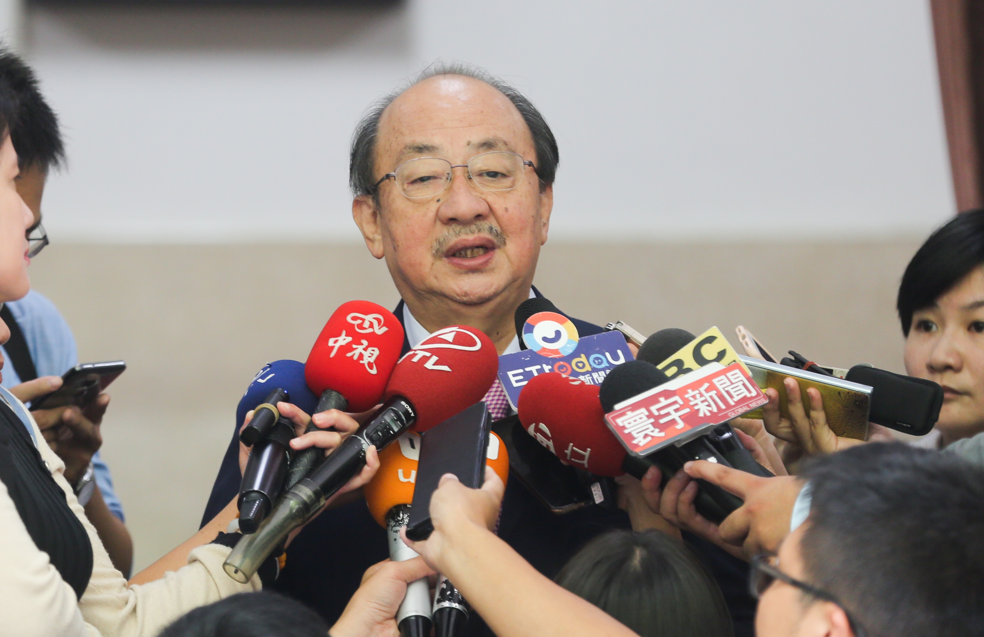 民進黨團總召柯建銘再度拿天災批評藍白。（本刊資料照）