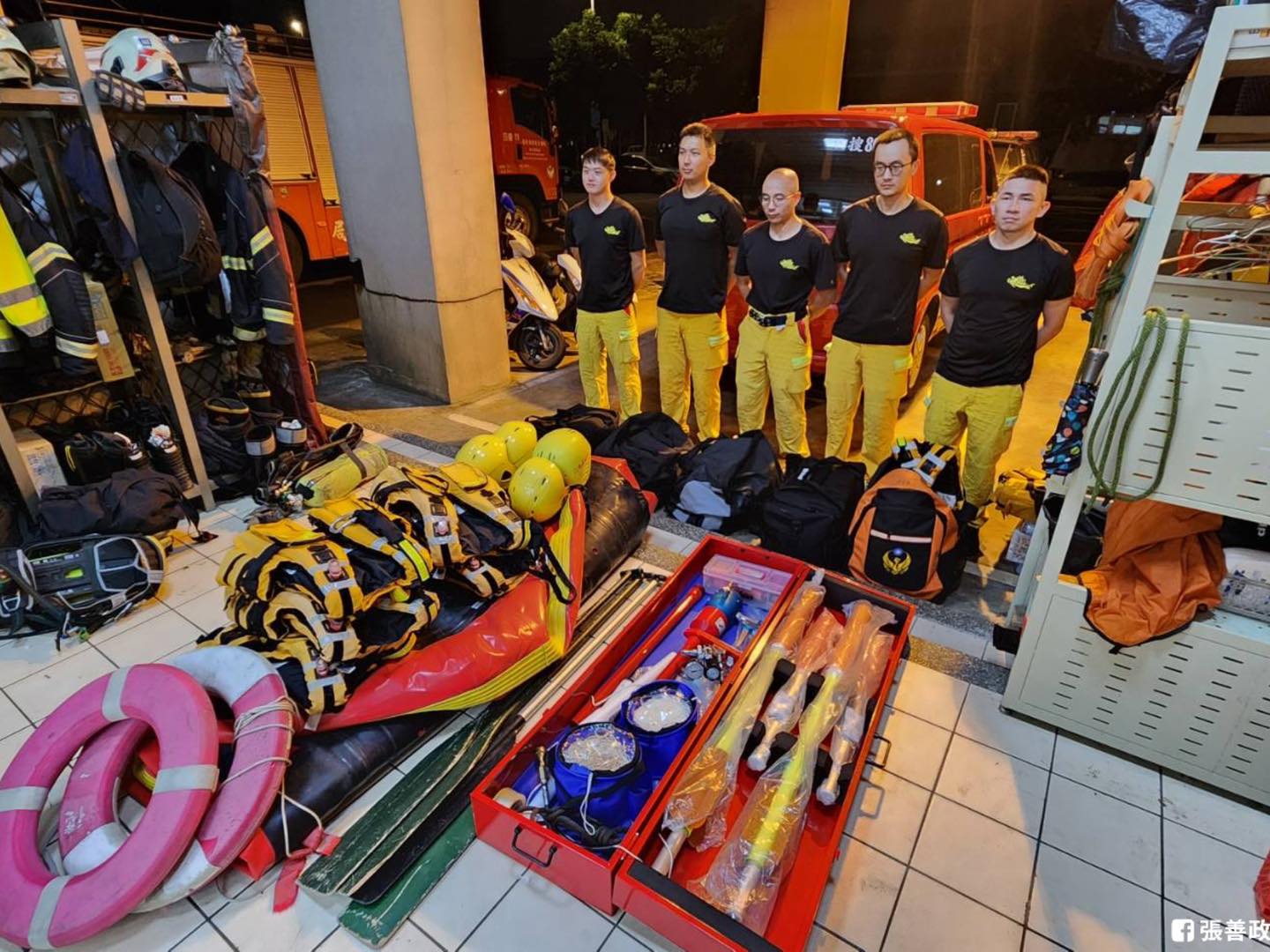 花蓮光復鄉情況嚴峻，張善政指示市府完成各項救災整備，桃園救災團隊隨時待命出發。今日首批救援團隊已經出發前往花蓮支援。（翻攝自張善政臉書）