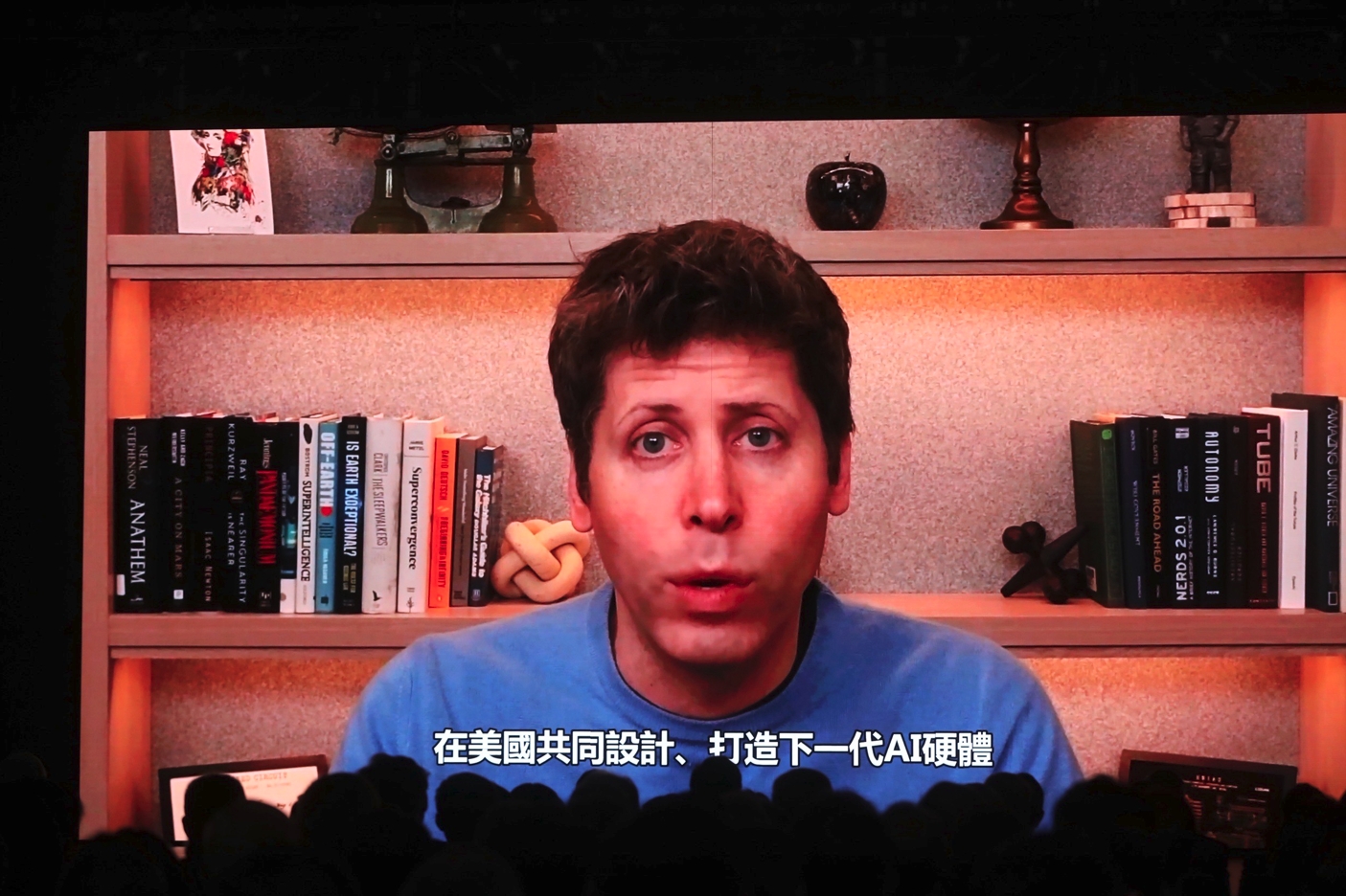 OpenAI執行長奧特曼雖然未親自到鴻海科技日現場，但以影片方式隔空加持強調看好AI發展。