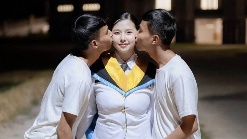 泰國一名女子大方公開自己同時交往雙胞胎兄弟。（翻攝自X）