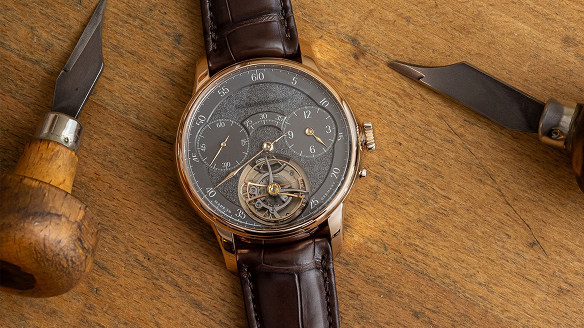 MORITZ GROSSMANN Tremblage Tourbillon|錶徑44.5mm/玫瑰金材質/時、分、小秒指示;陀飛輪裝置/103.0型手上鍊機芯/動力儲存約72小時/限量8只/價格電洽