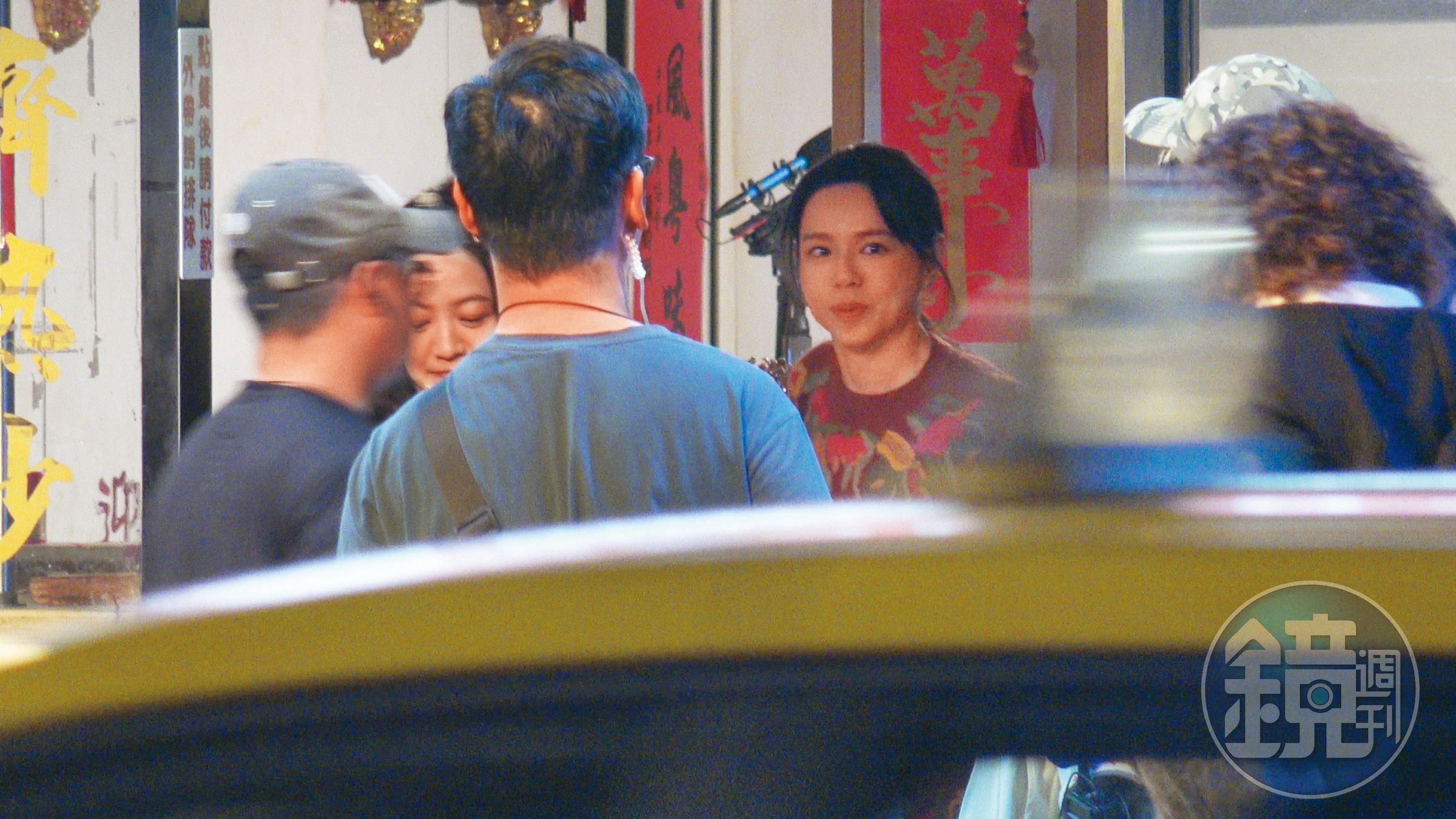 19：45準媽媽夏于喬（右）挺著孕肚來客串演出，就算懷孕也不能放過與天王對戲的機會。